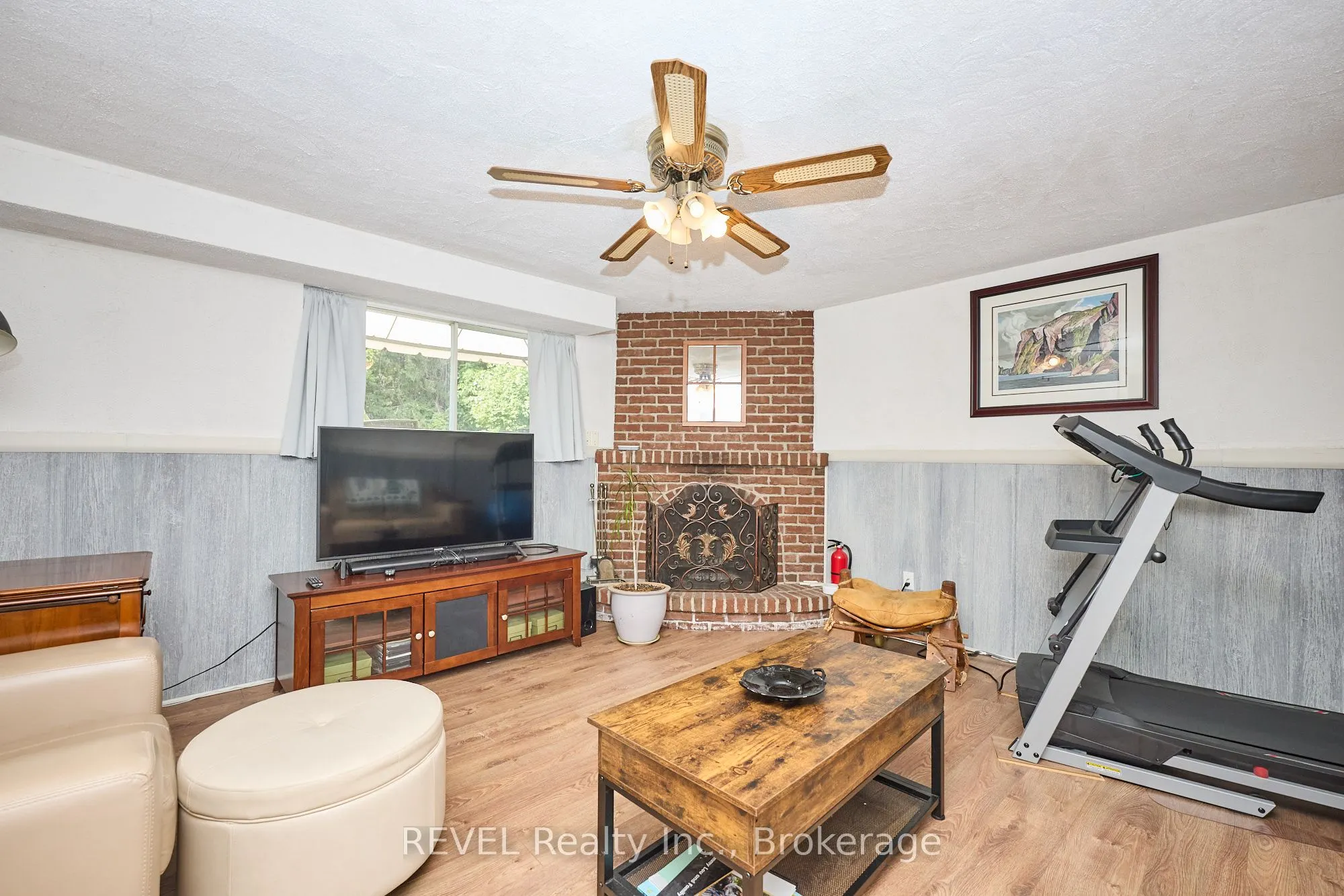 6796 Corwin Crescent