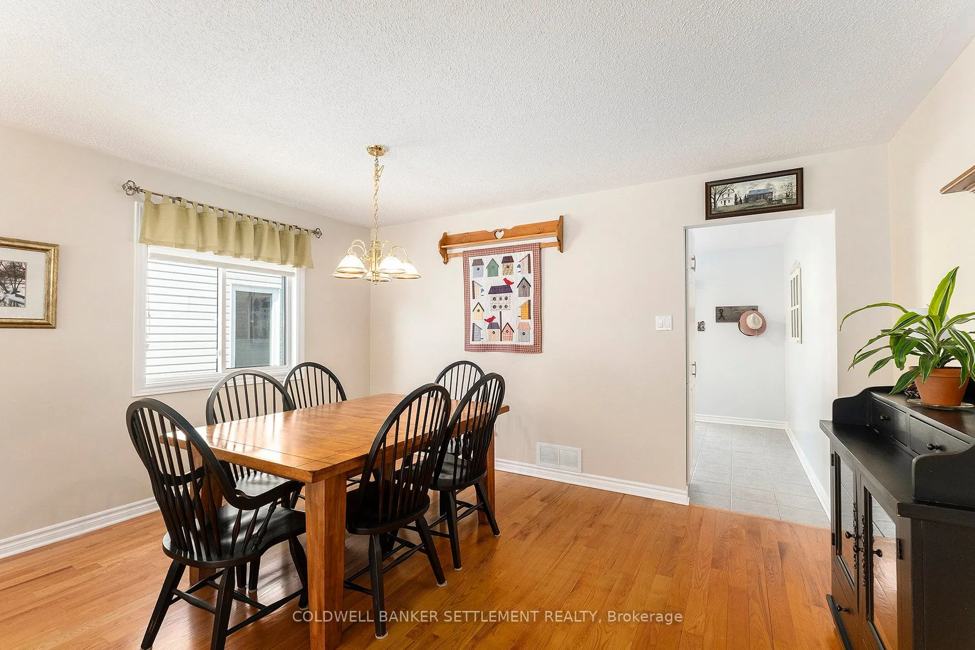 49 Harris Street N
