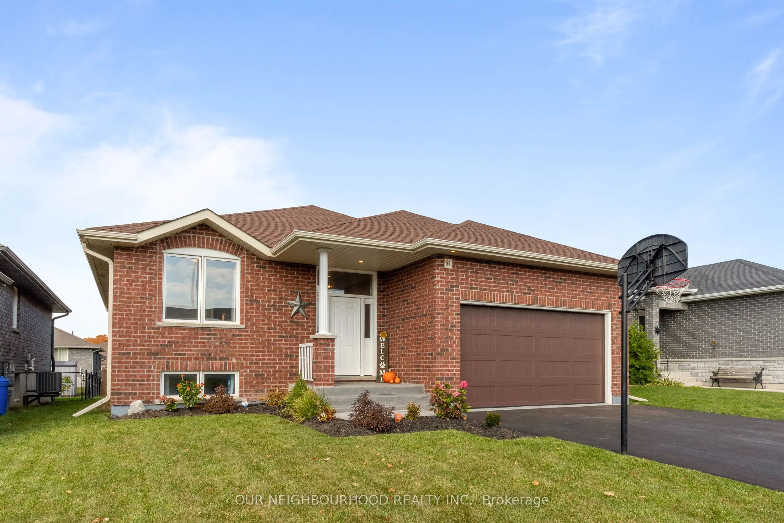 54 Mcintosh Crescent