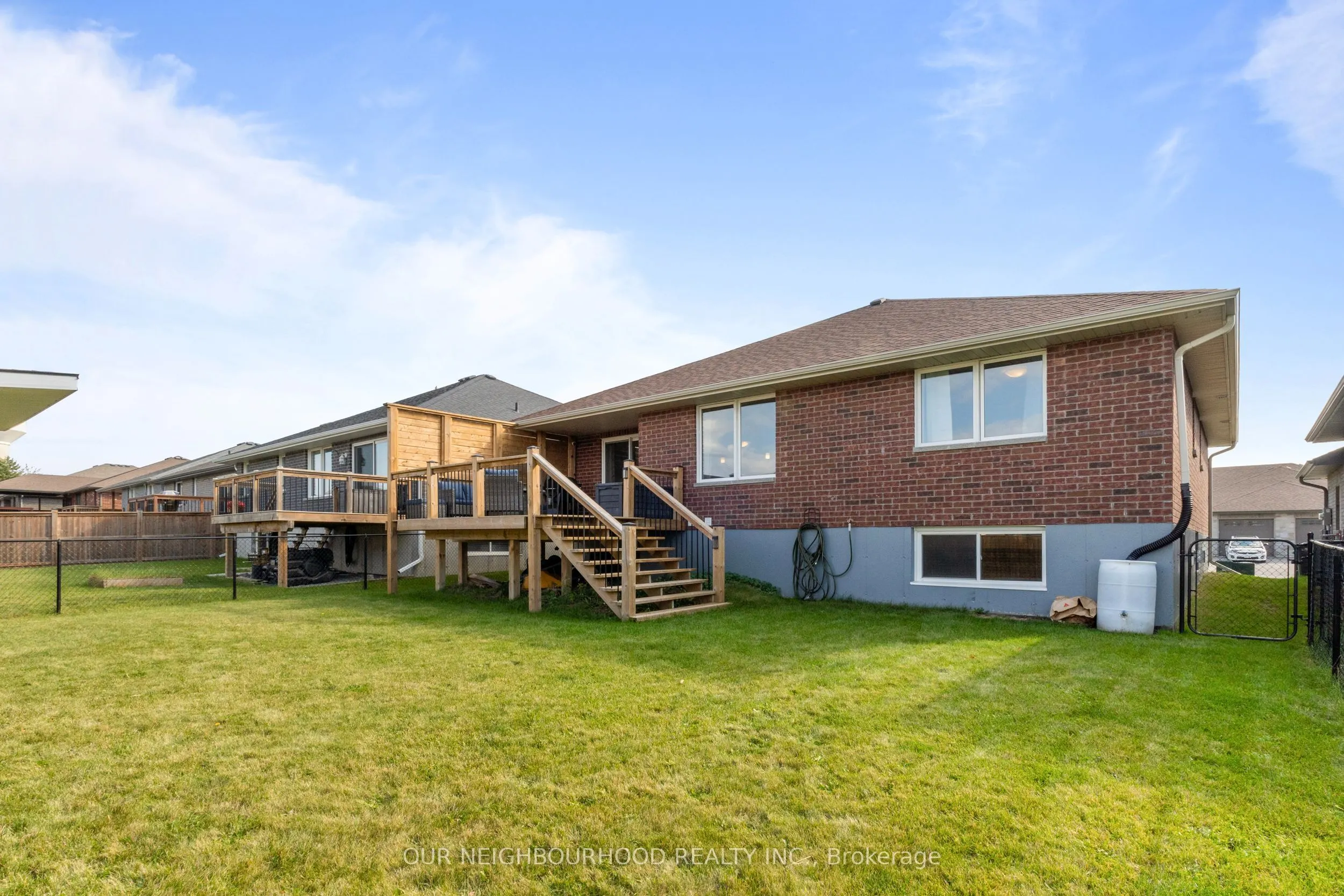 54 Mcintosh Crescent