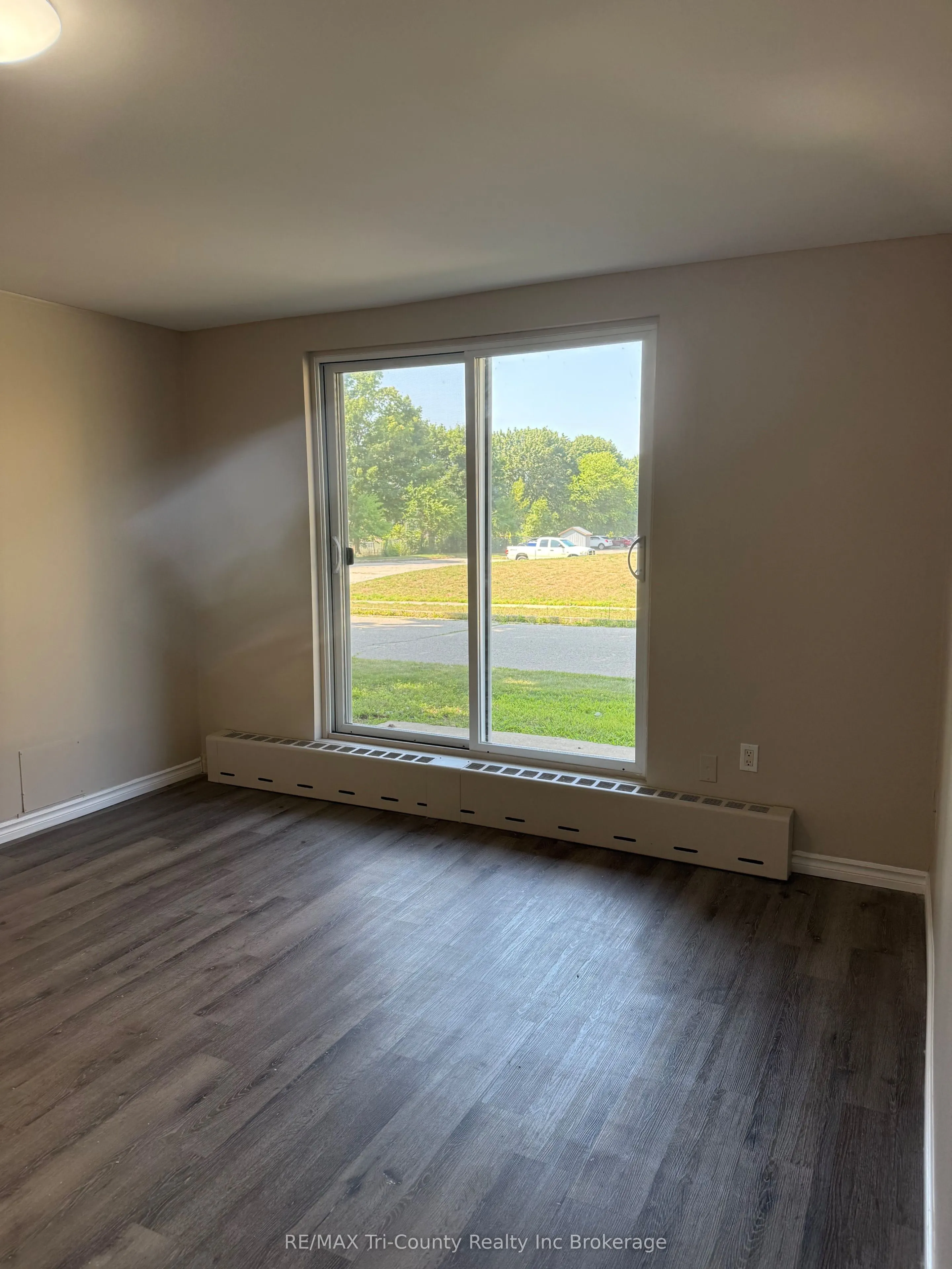 191 Lisgar Avenue, #105