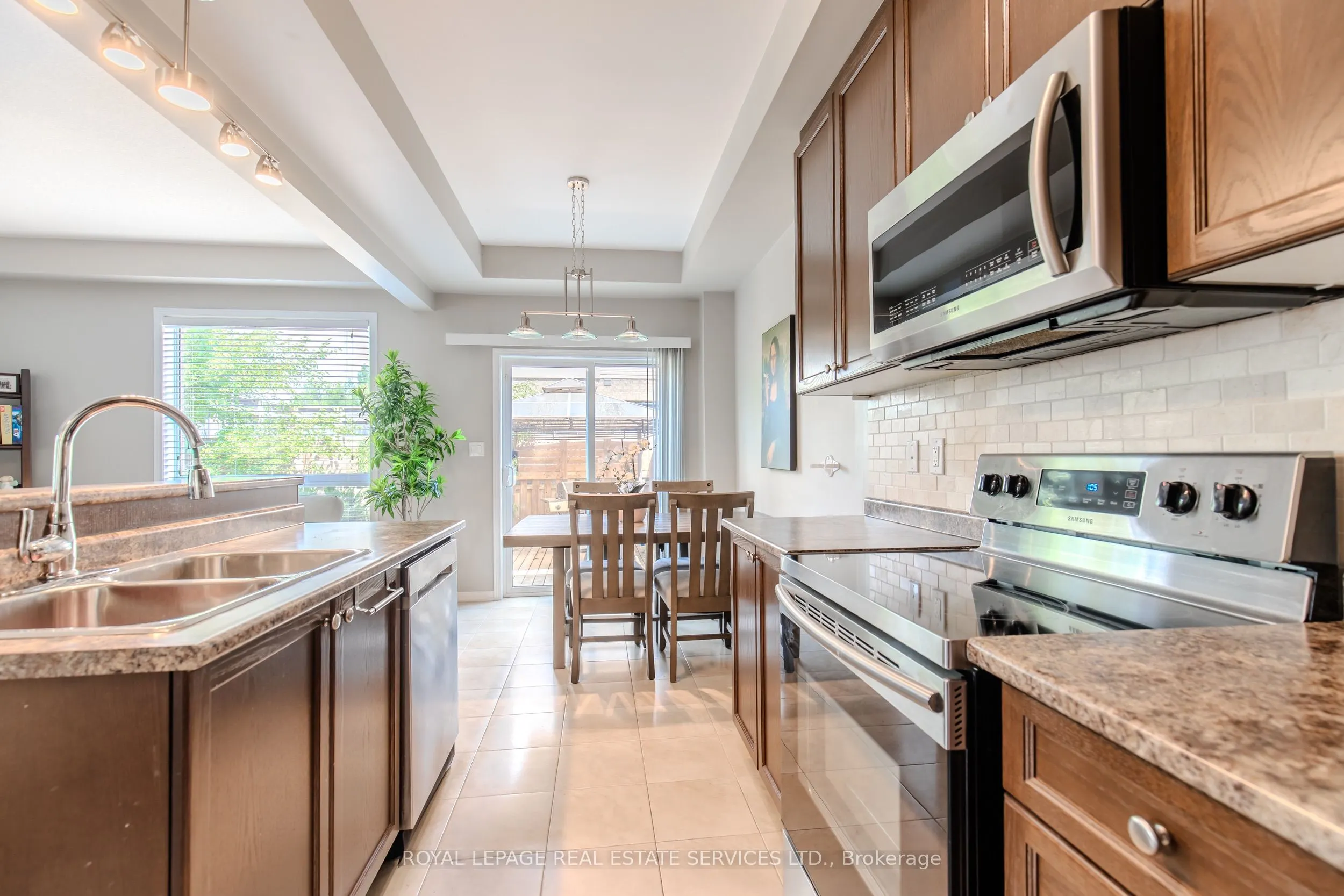 170 Palacebeach Trail, #41