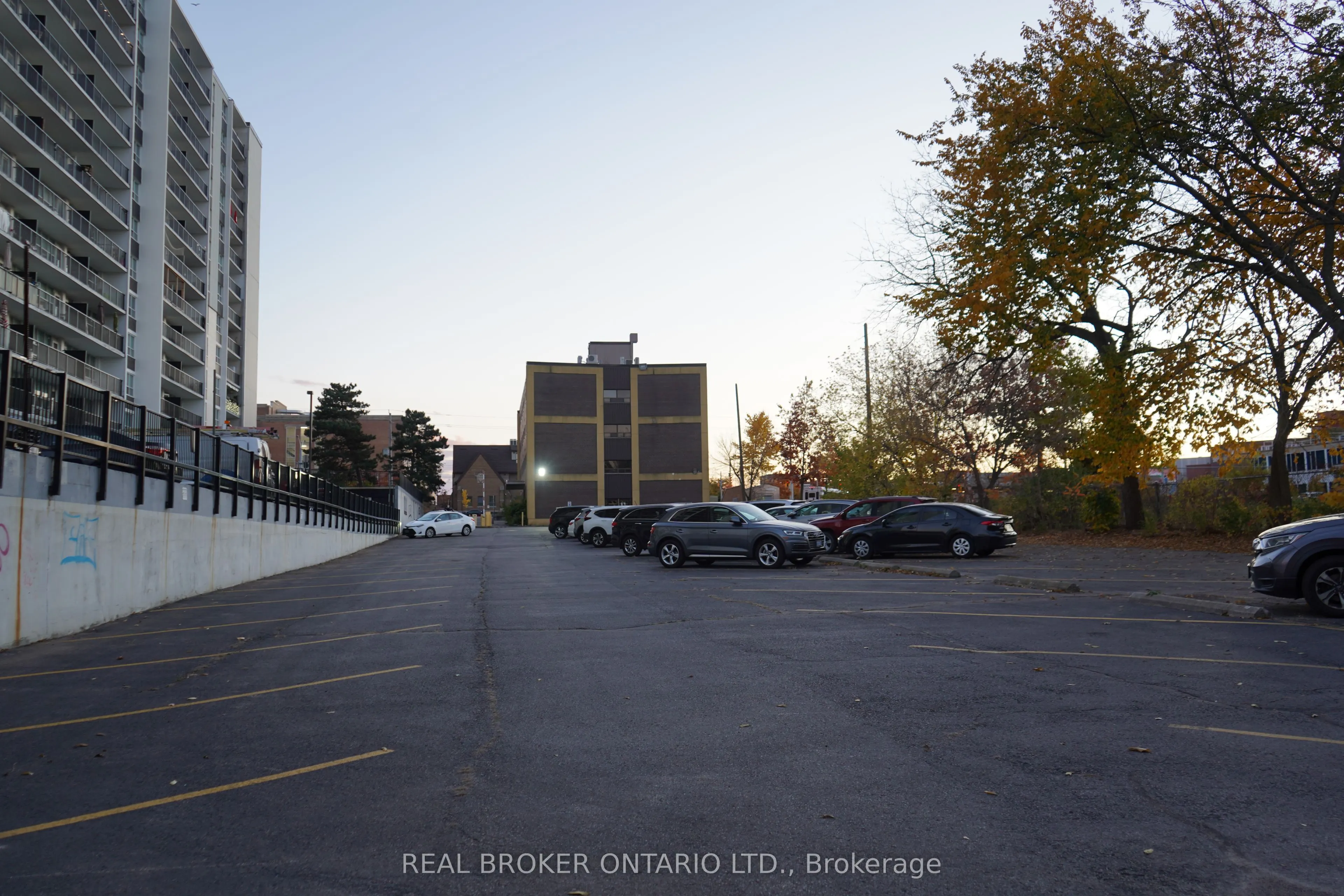 824 King Street W