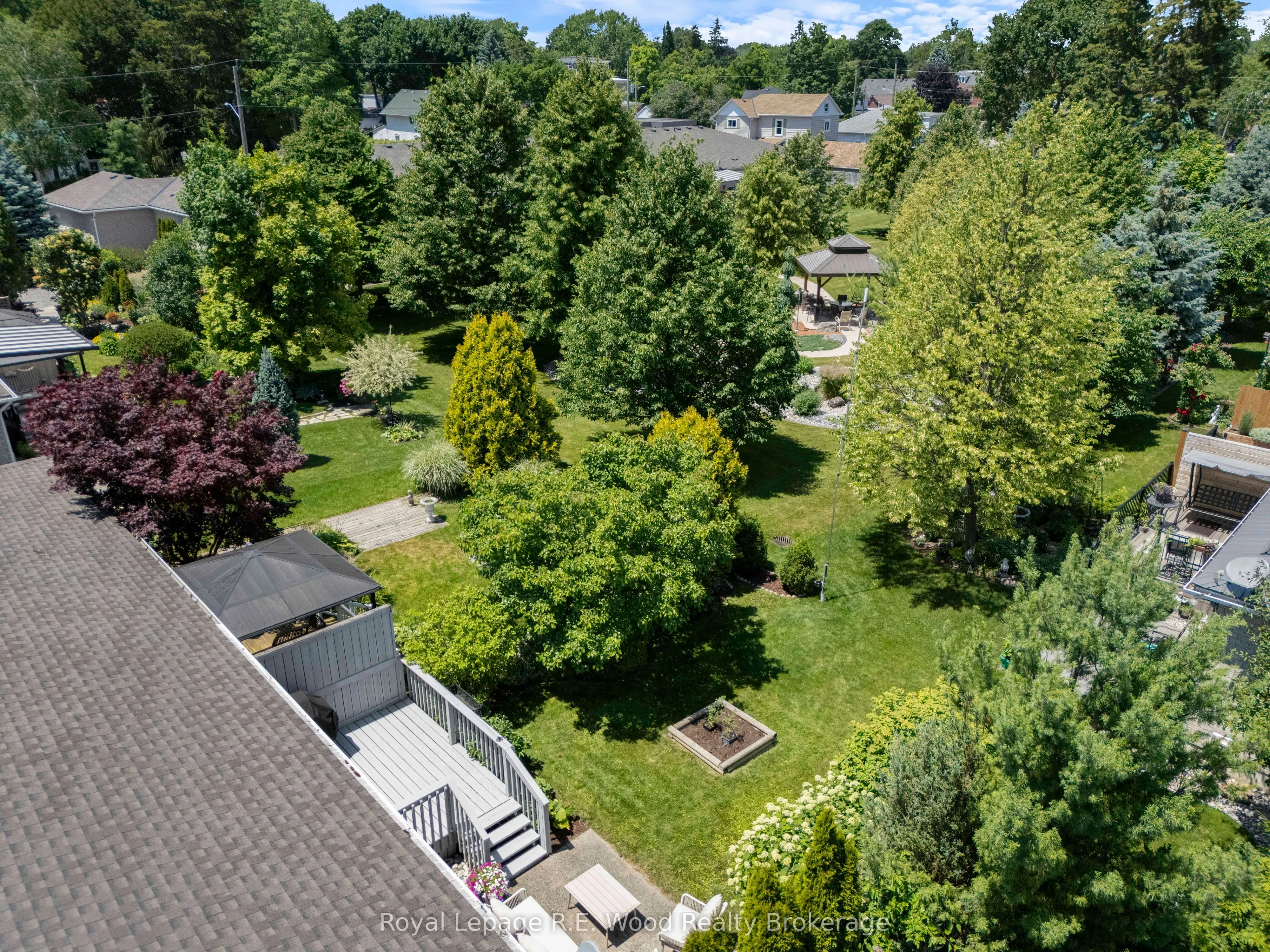 39 South Drive