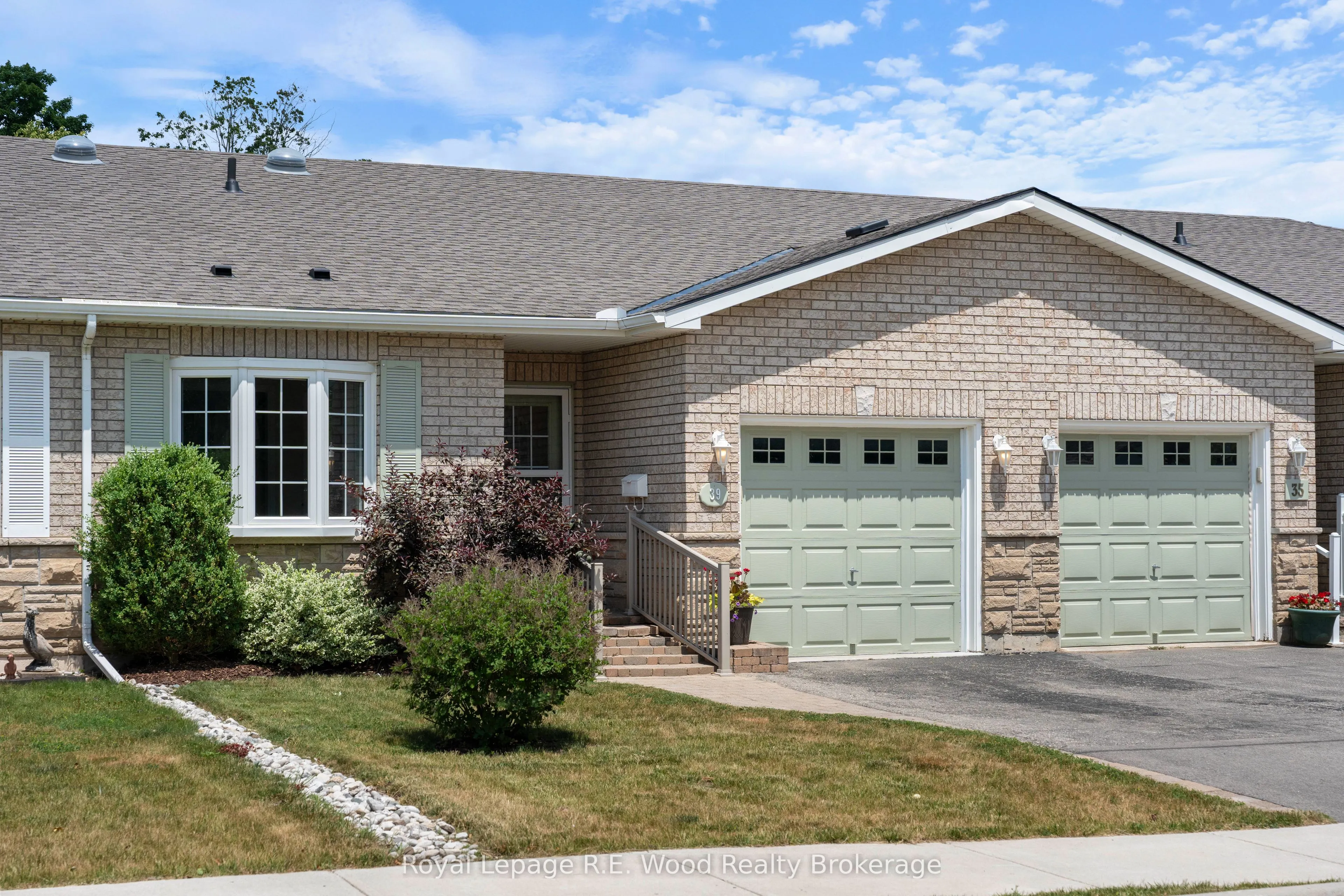 39 South Drive