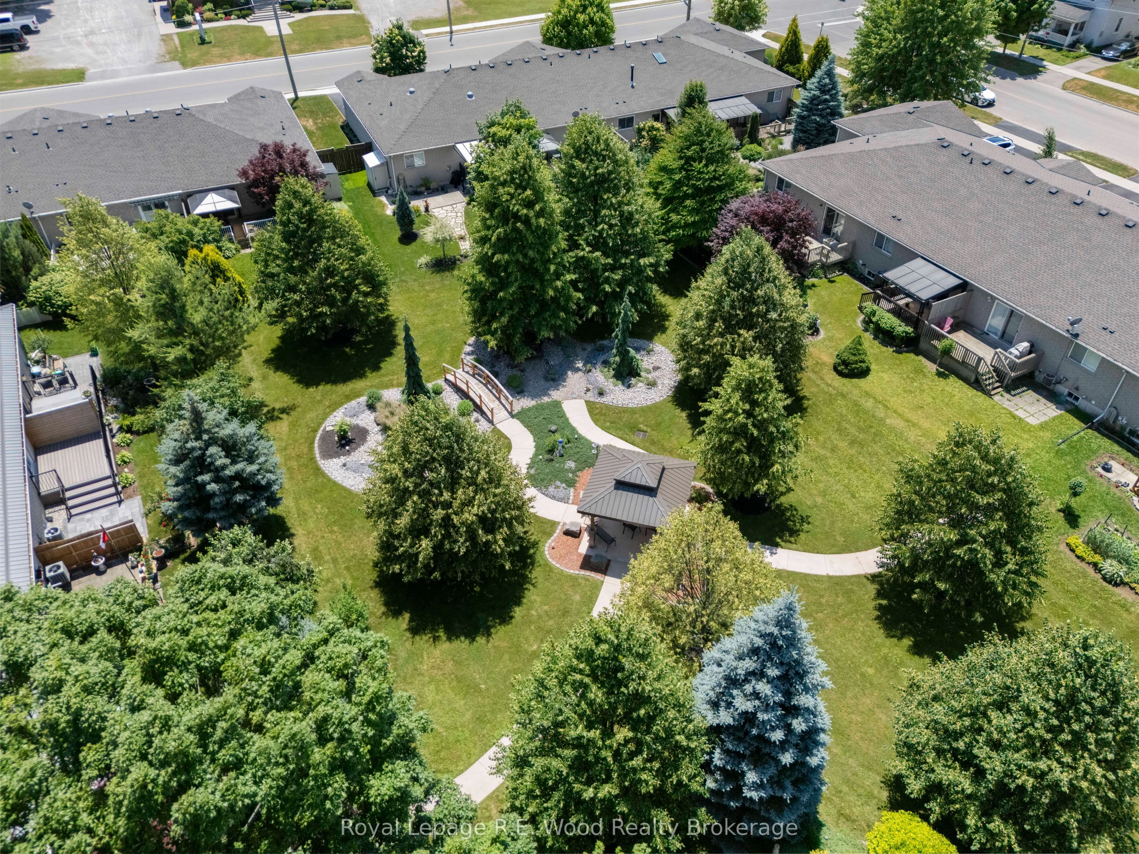 39 South Drive