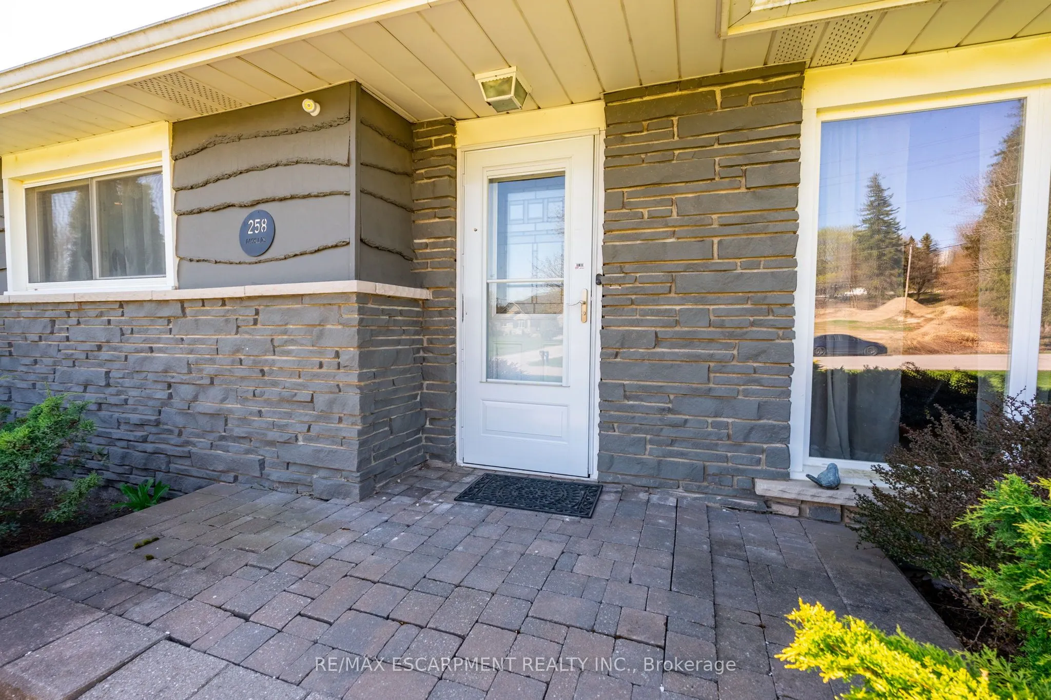 258 Oakhill Drive
