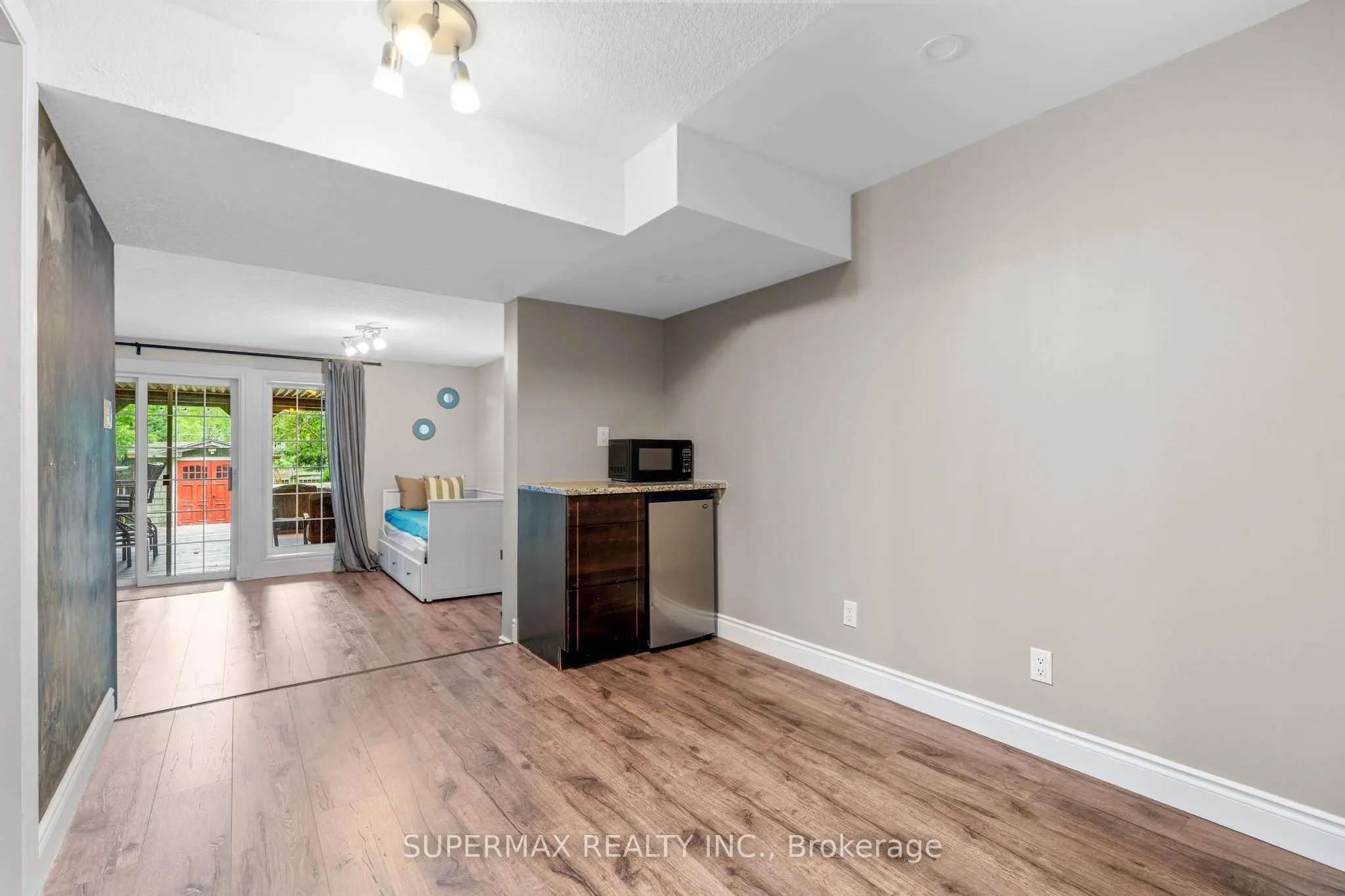 737 Grand Banks Drive
