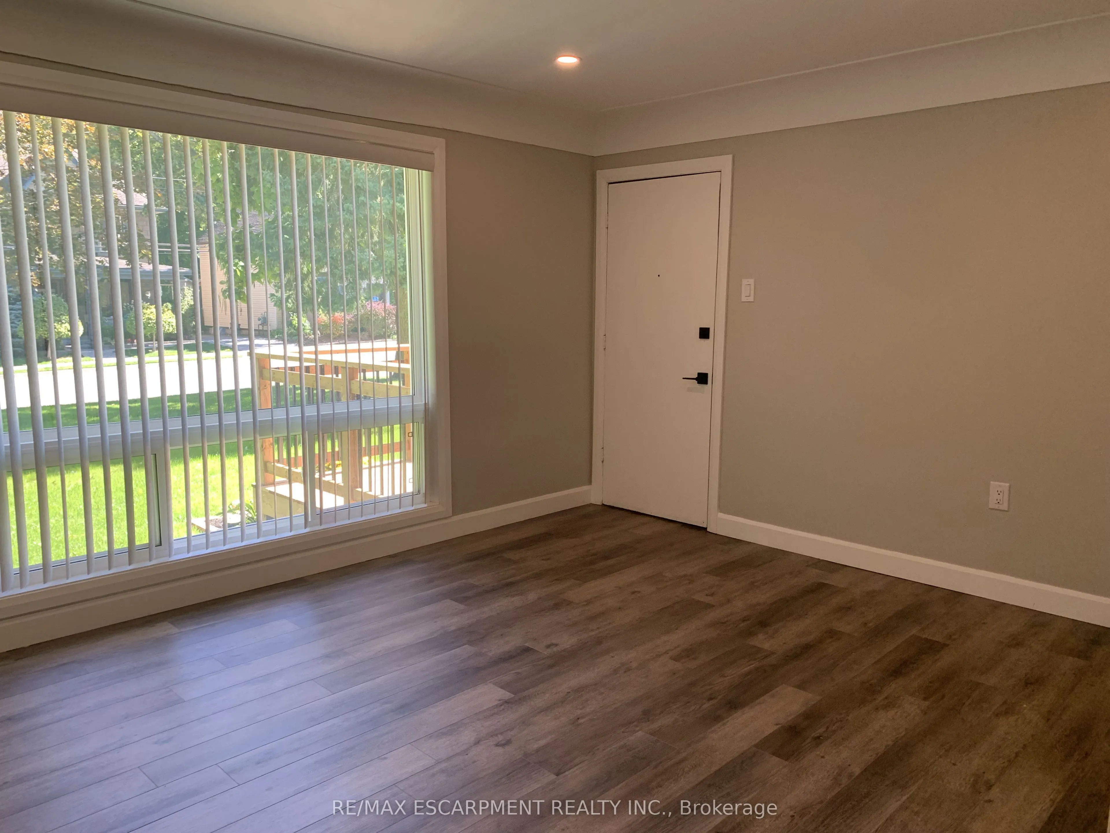 40 MOUNTAIN Avenue, #3