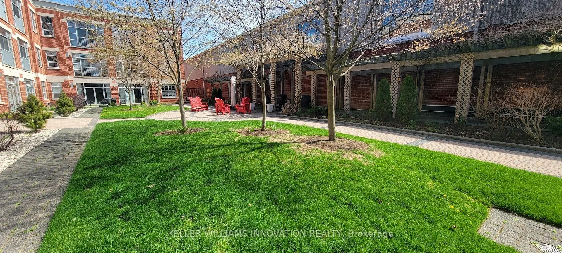165 Duke Street E, #202