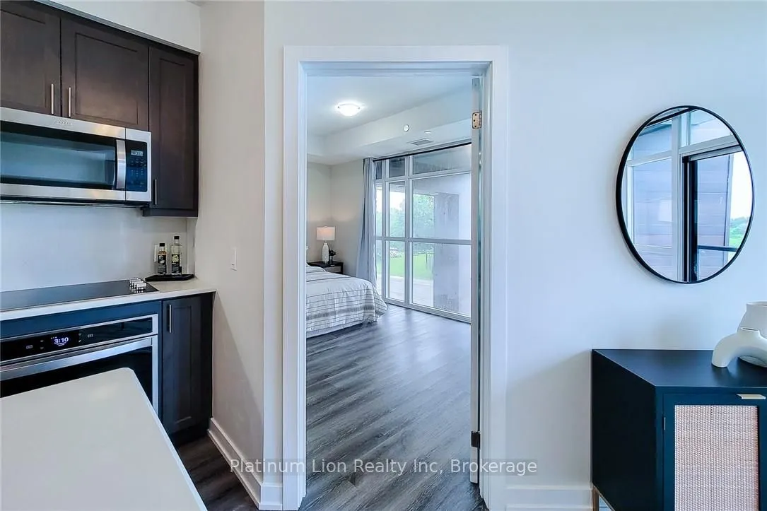 600 North Service Road, #218
