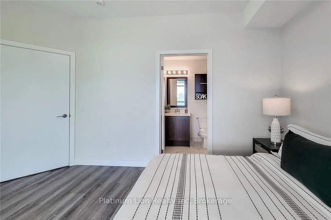 600 North Service Road, #218