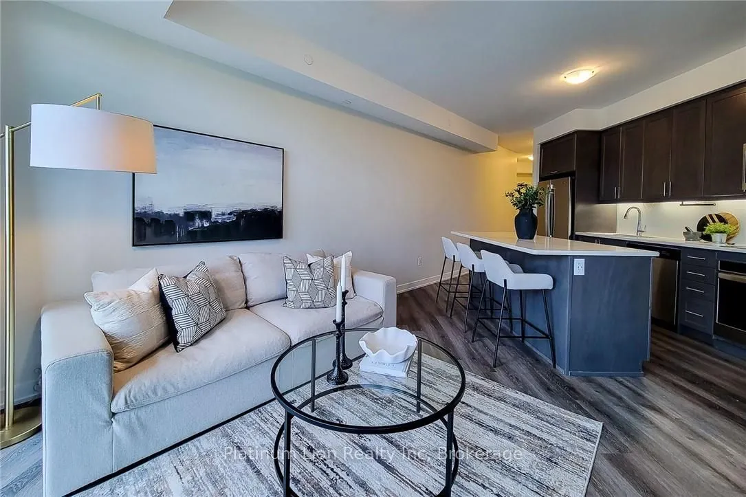 600 North Service Road, #218