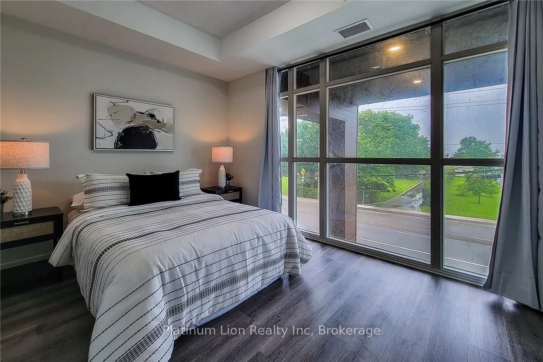 600 North Service Road, #218