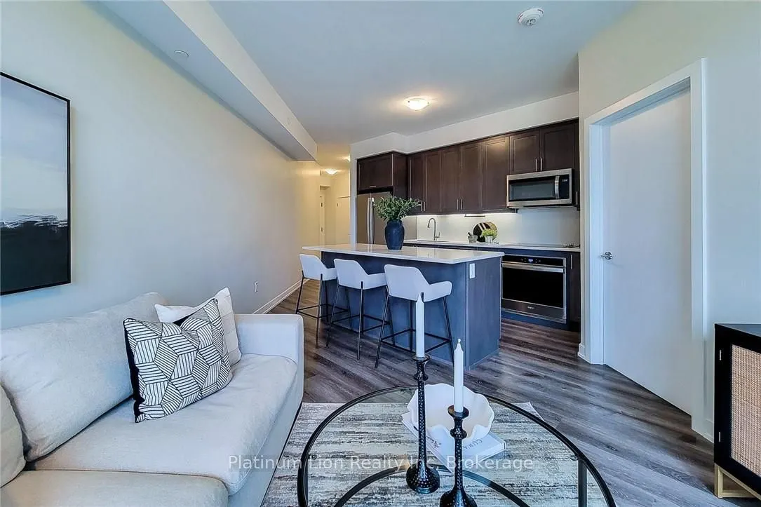 600 North Service Road, #218