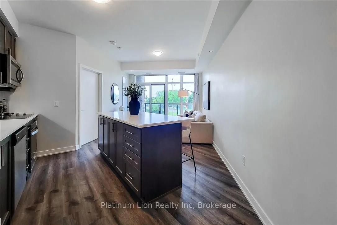 600 North Service Road, #218
