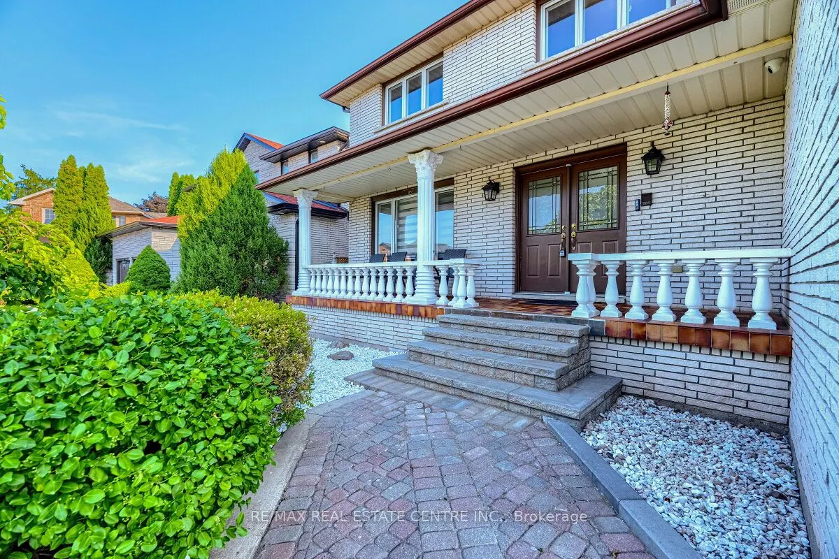 16 Vogue Court