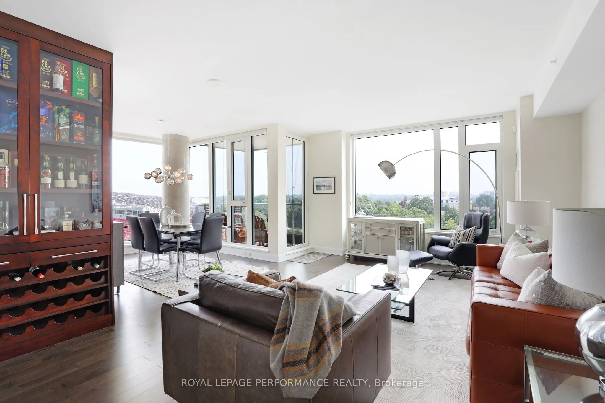 1035 BANK Street, #907