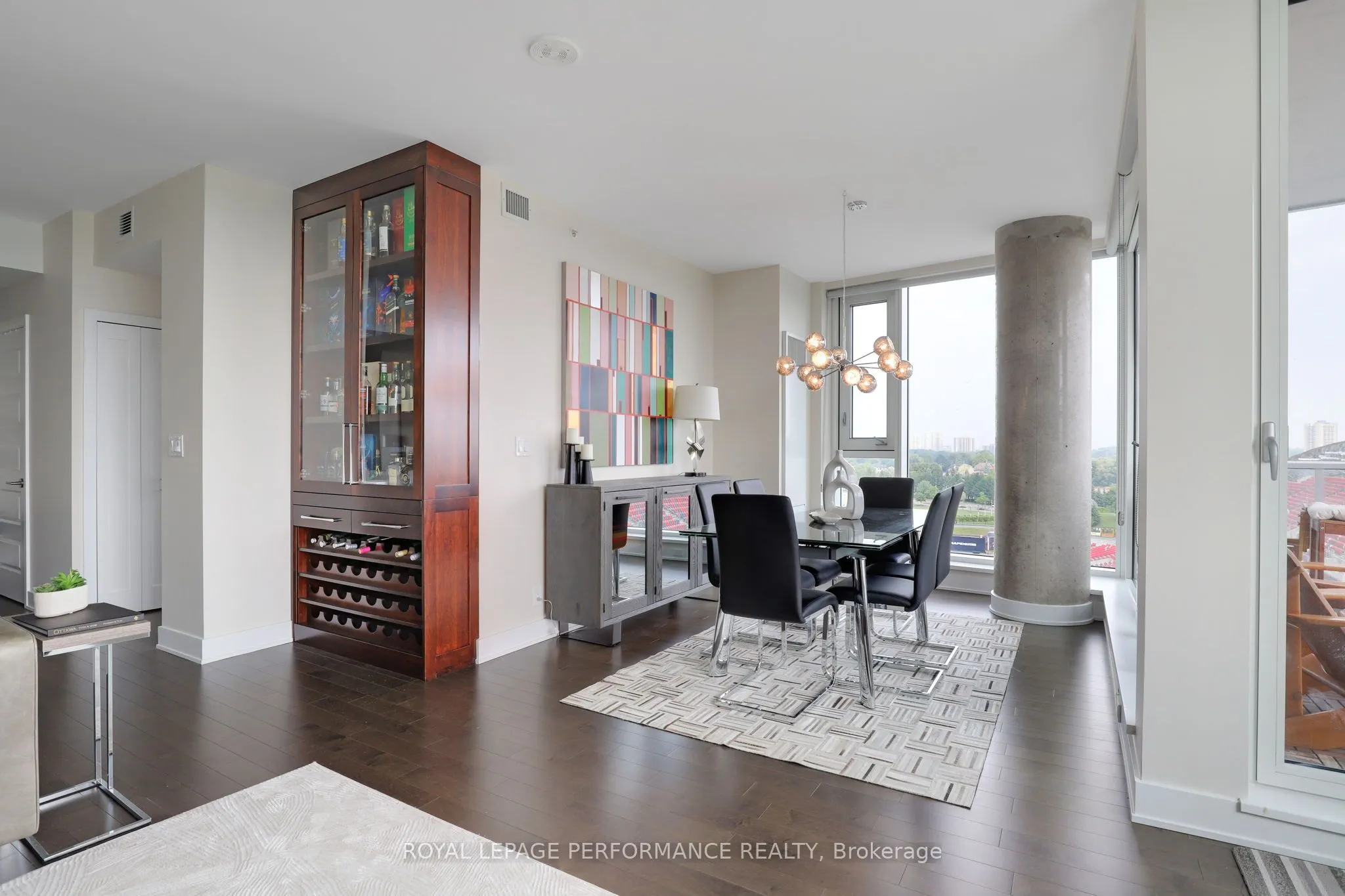 1035 BANK Street, #907