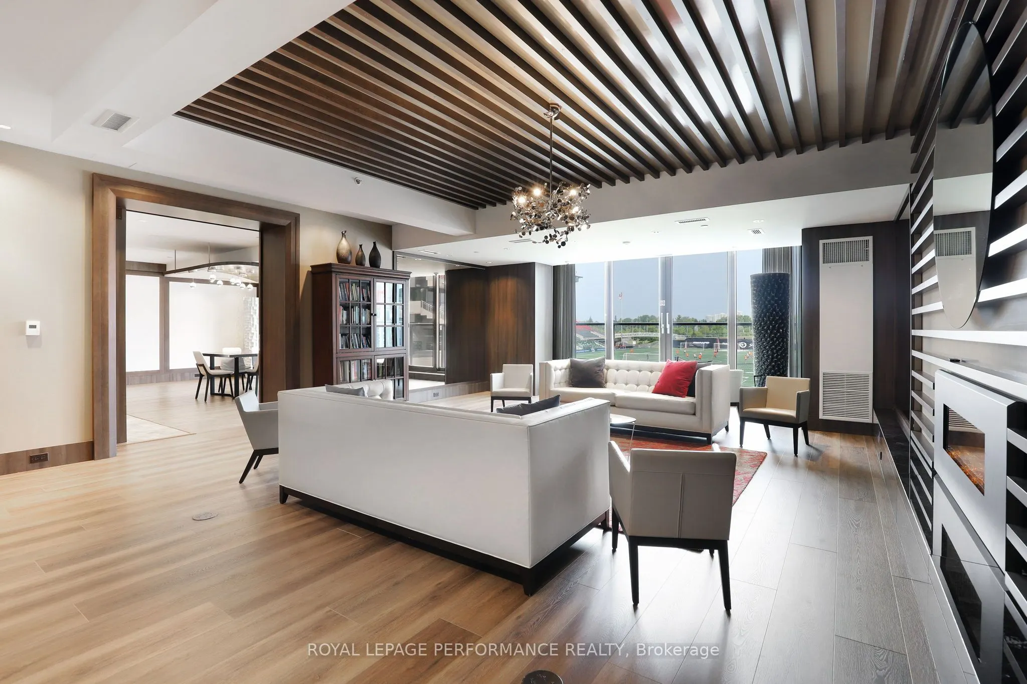 1035 BANK Street, #907