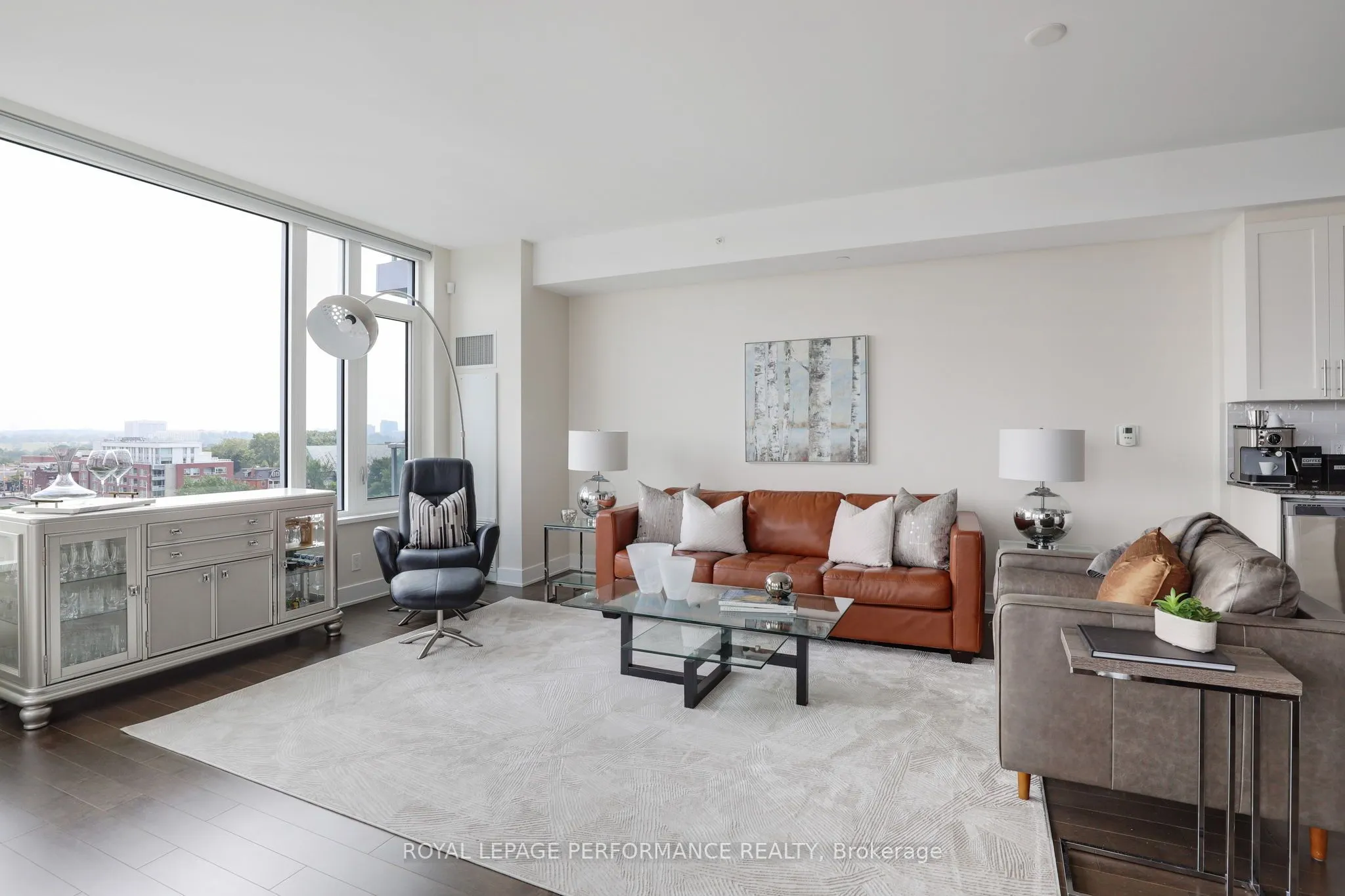 1035 BANK Street, #907