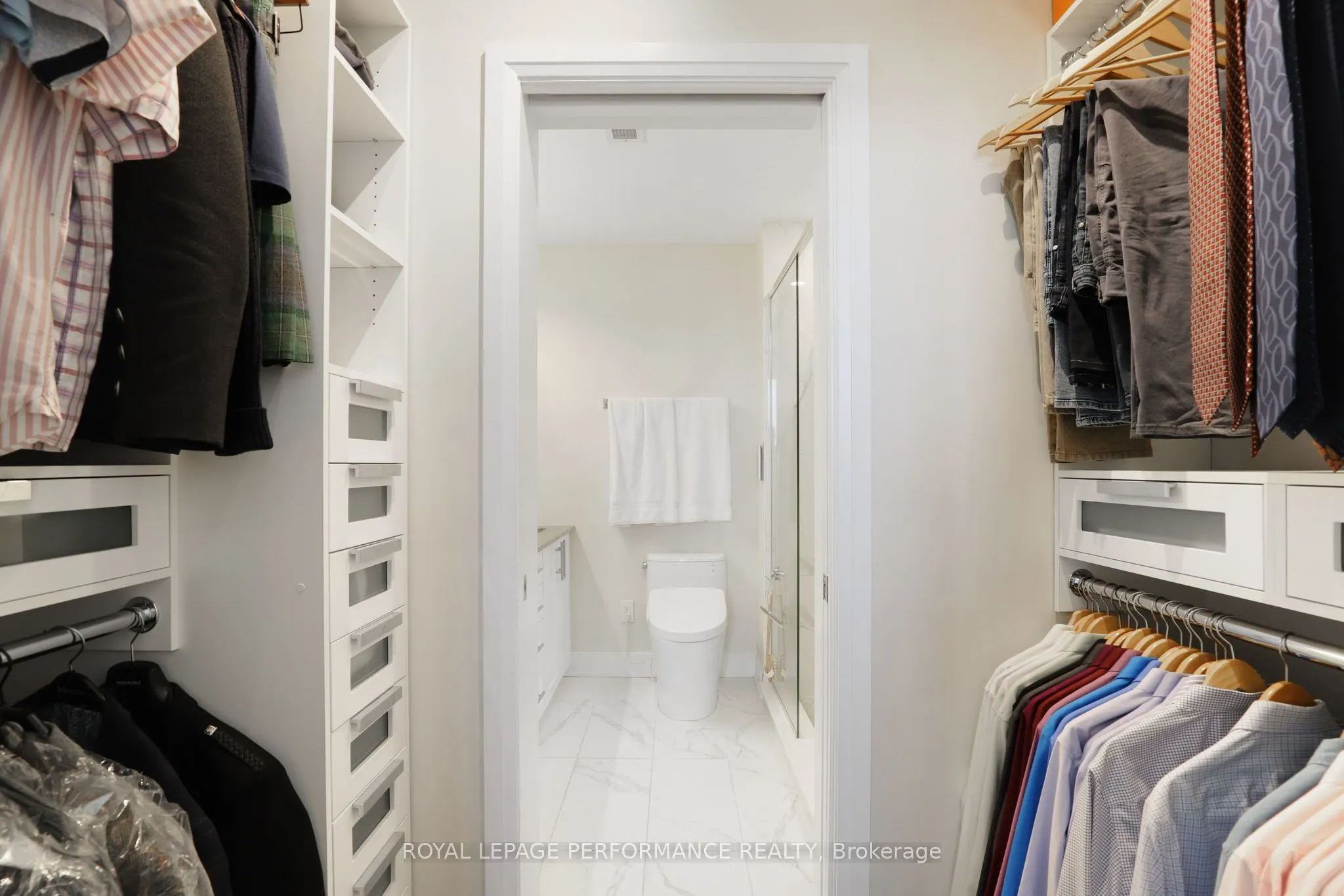 1035 BANK Street, #907