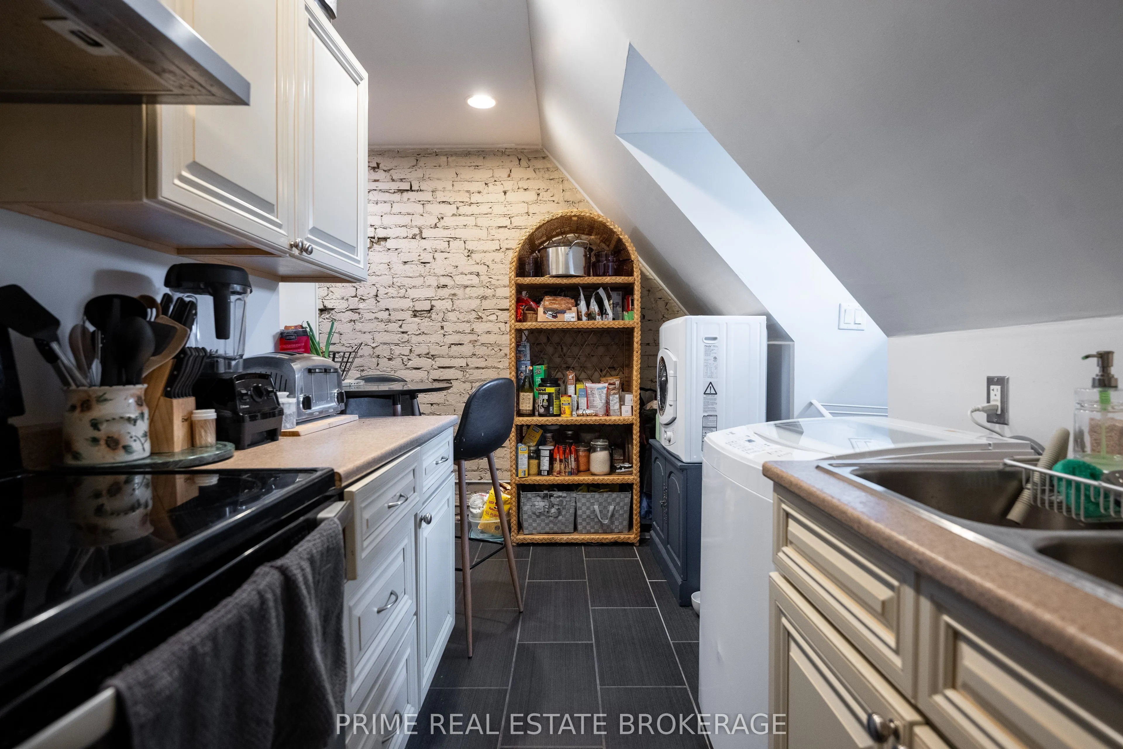 500-502 Colborne Street