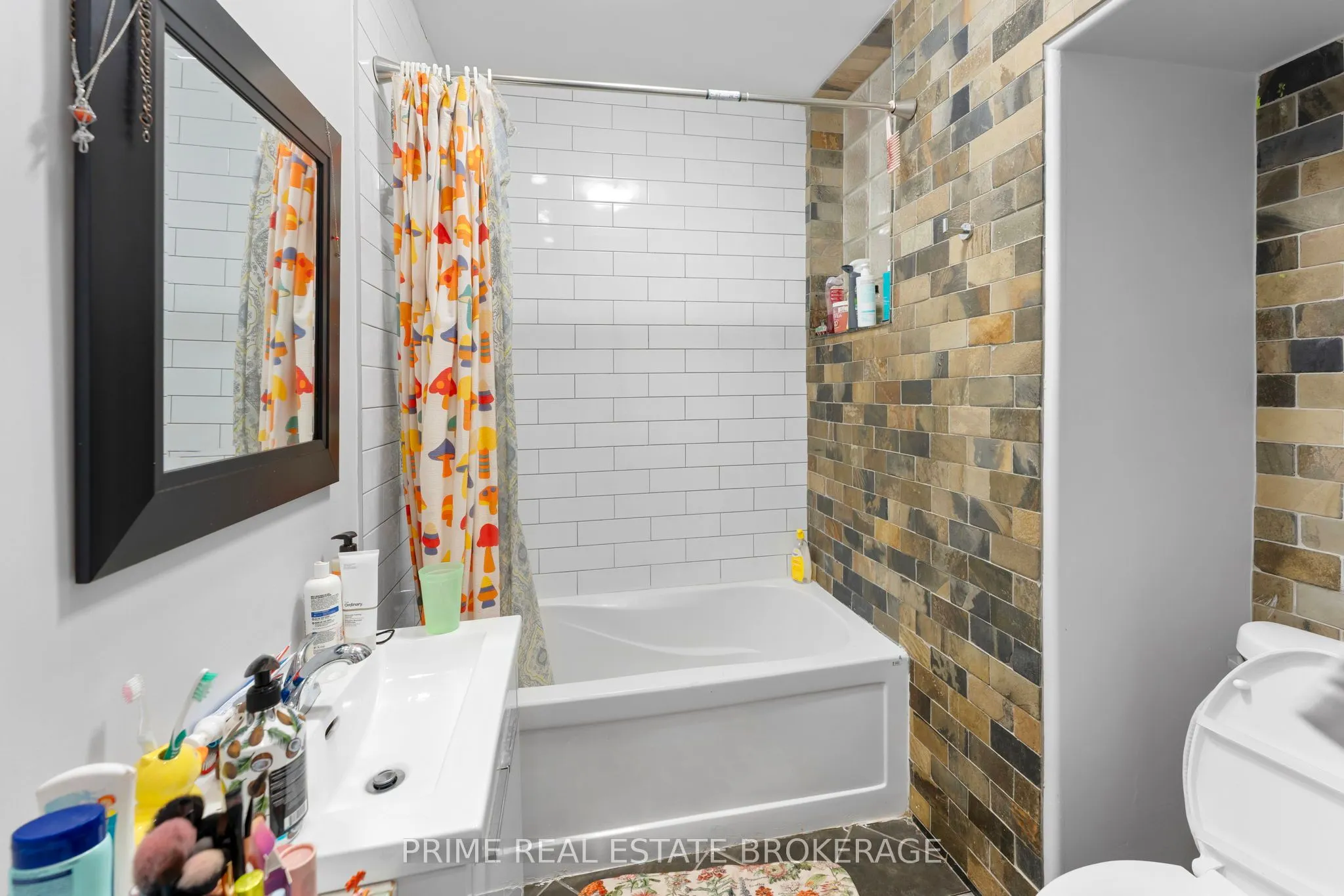 500-502 Colborne Street