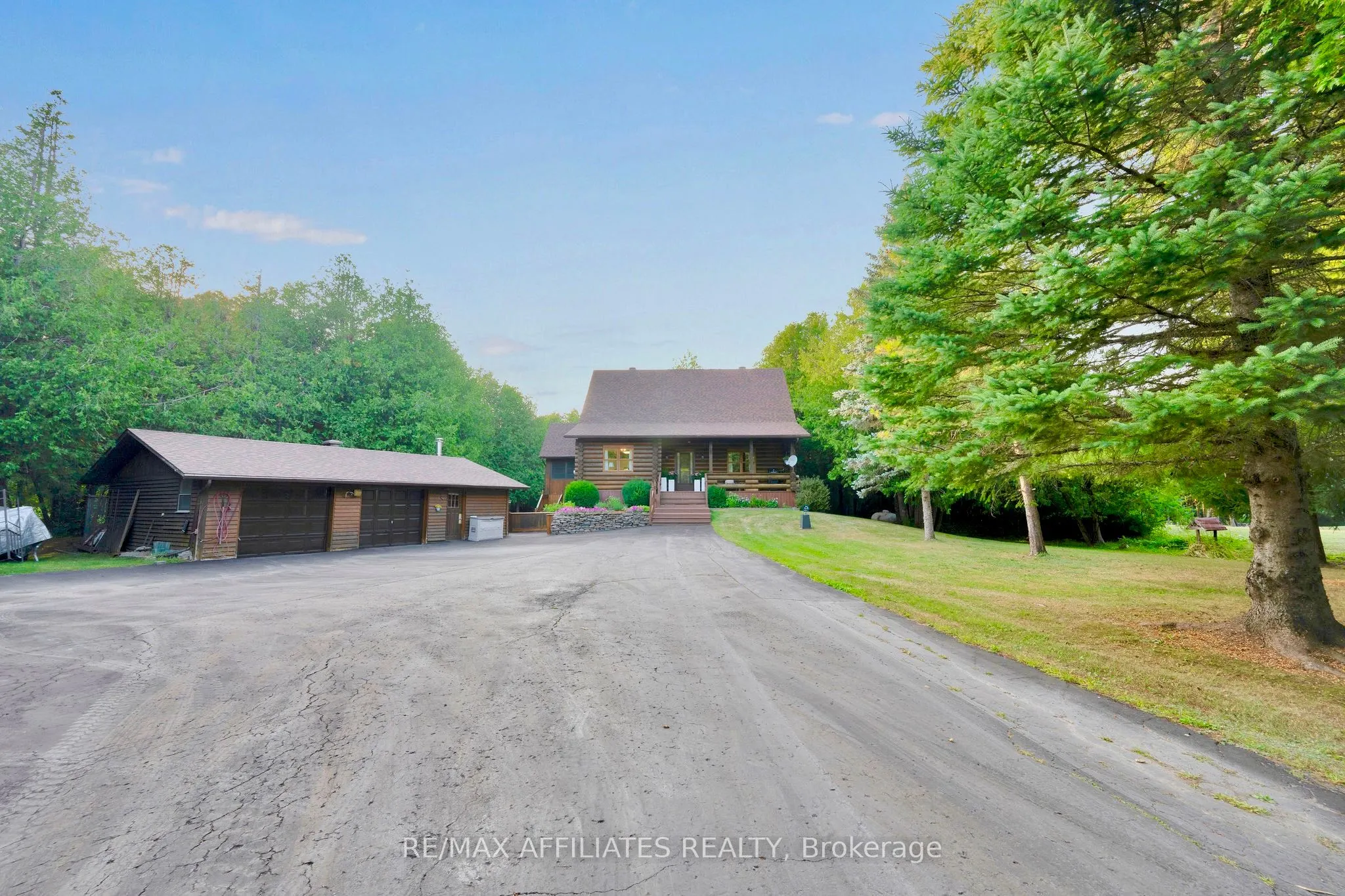 256 Saunders Road