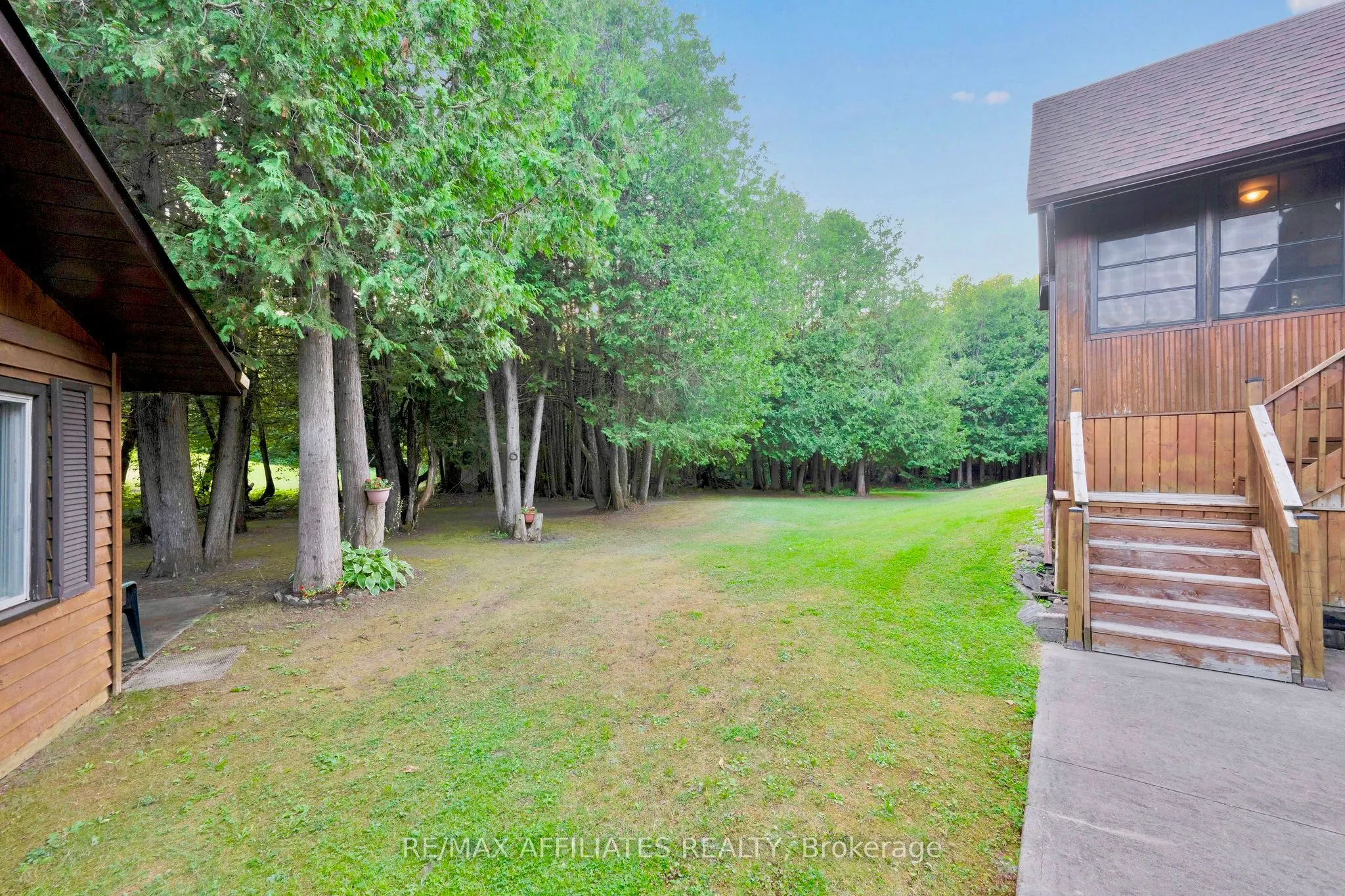 256 Saunders Road