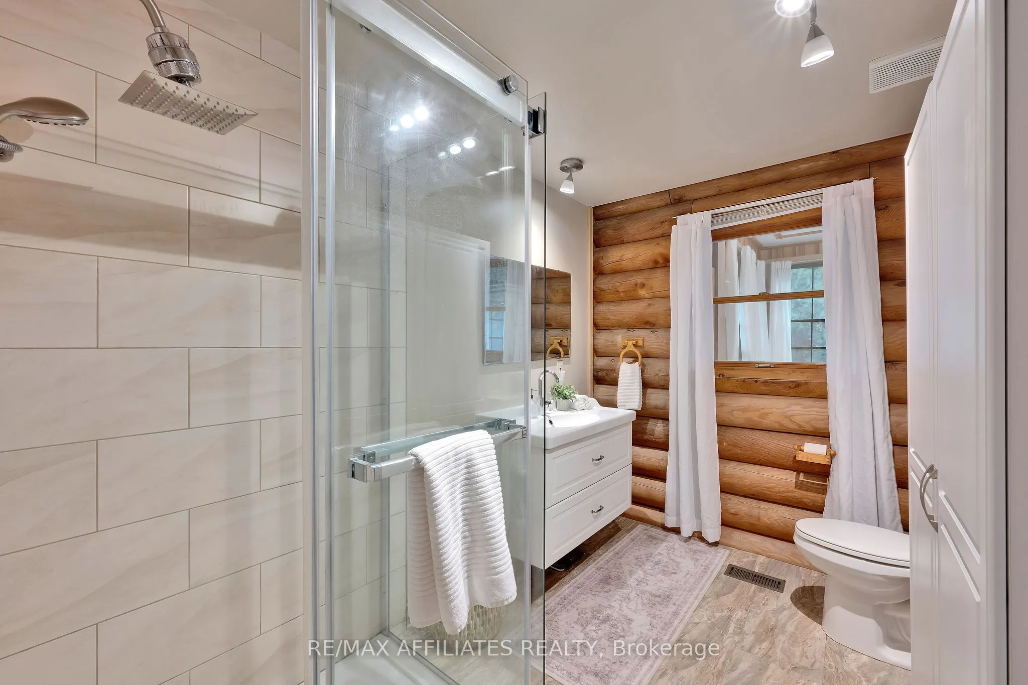 256 Saunders Road