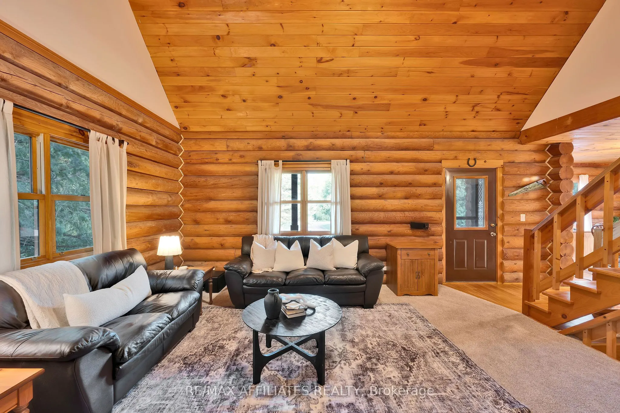256 Saunders Road
