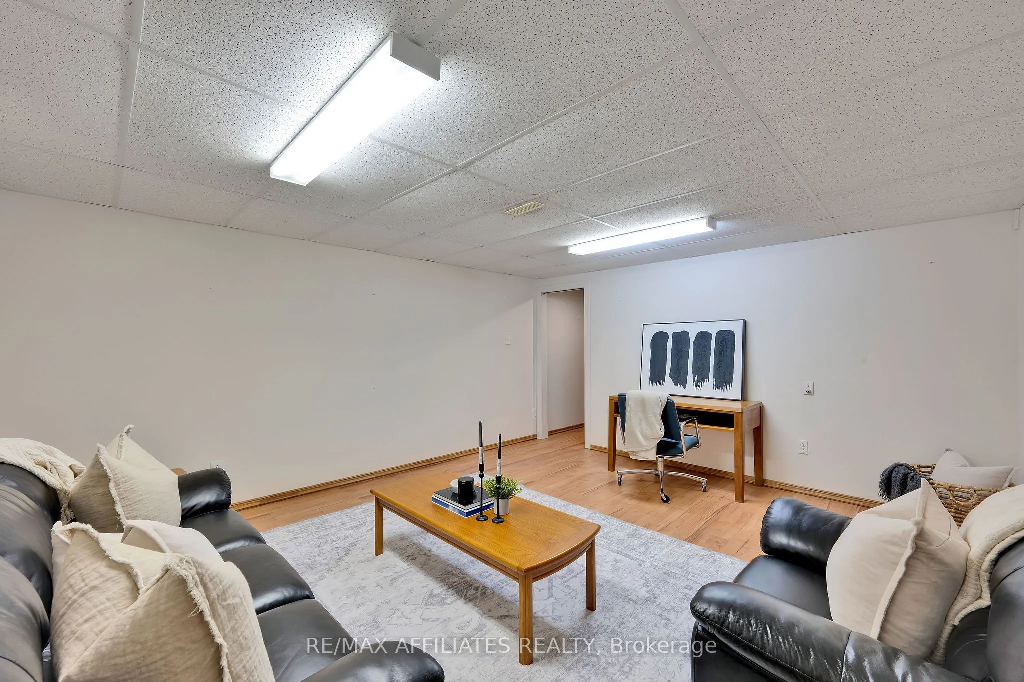 256 Saunders Road