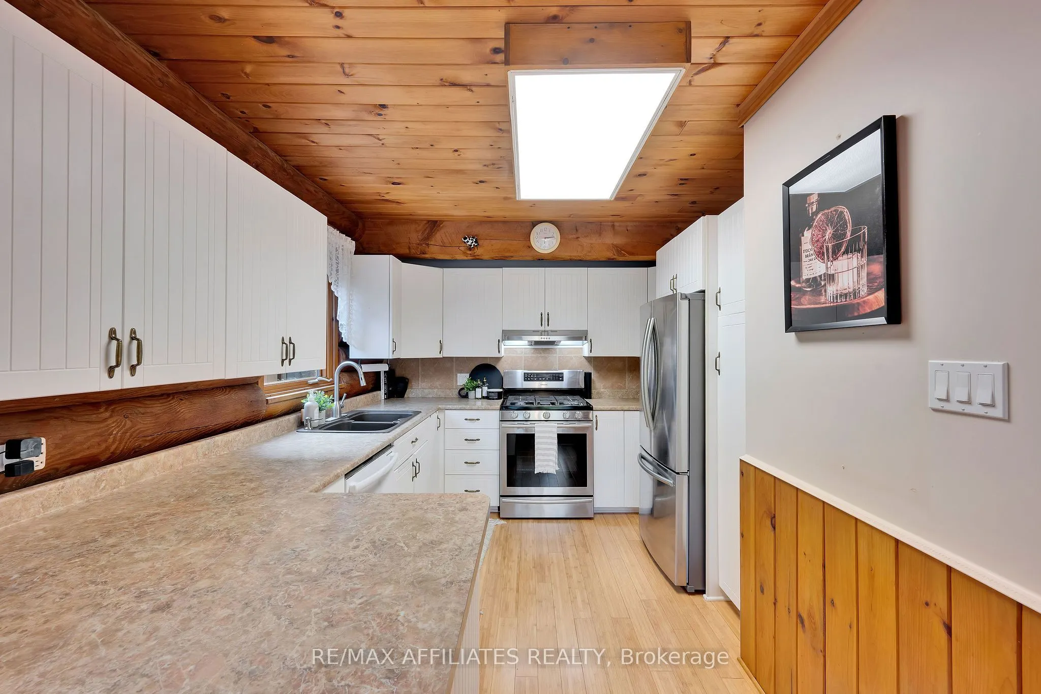 256 Saunders Road