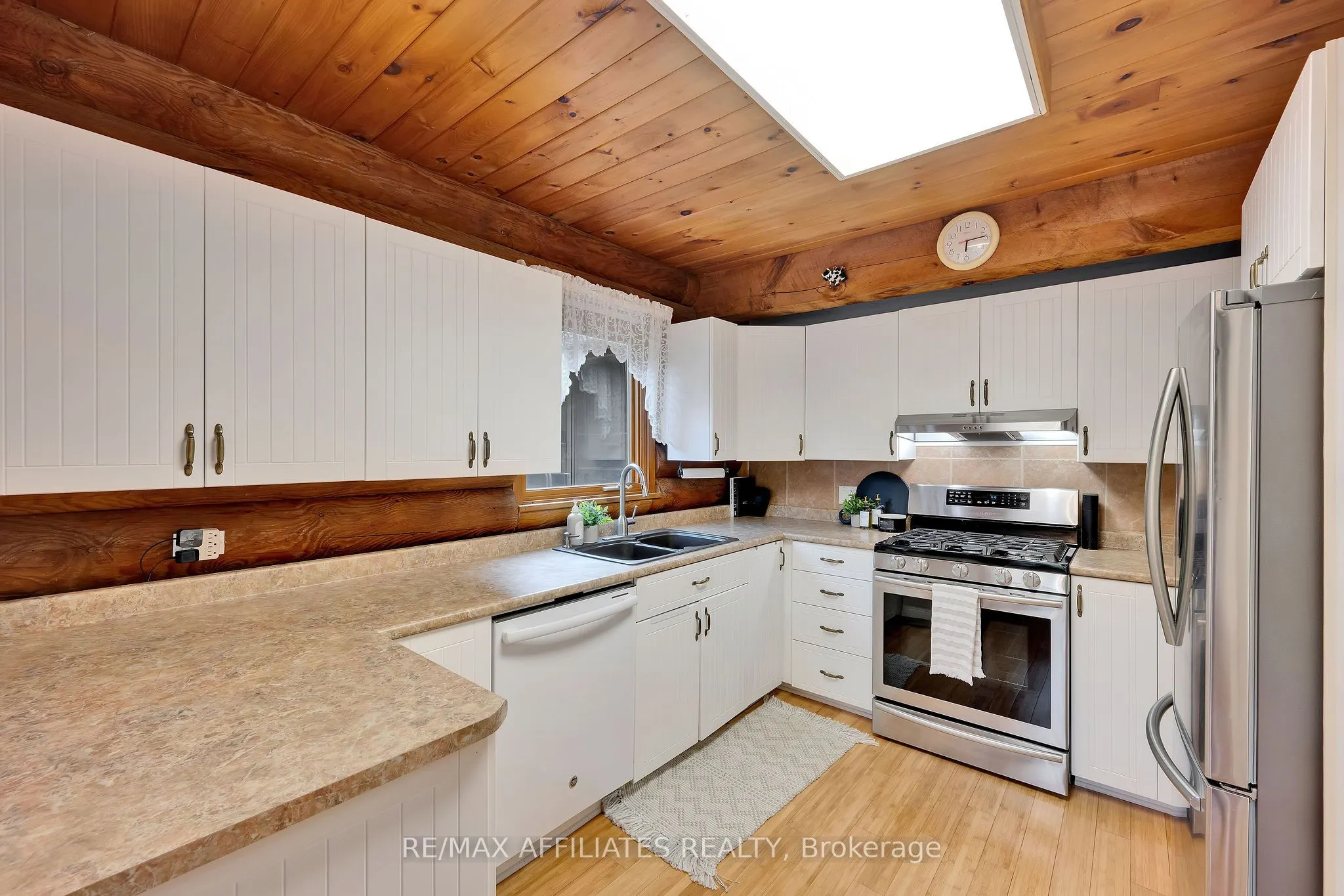 256 Saunders Road