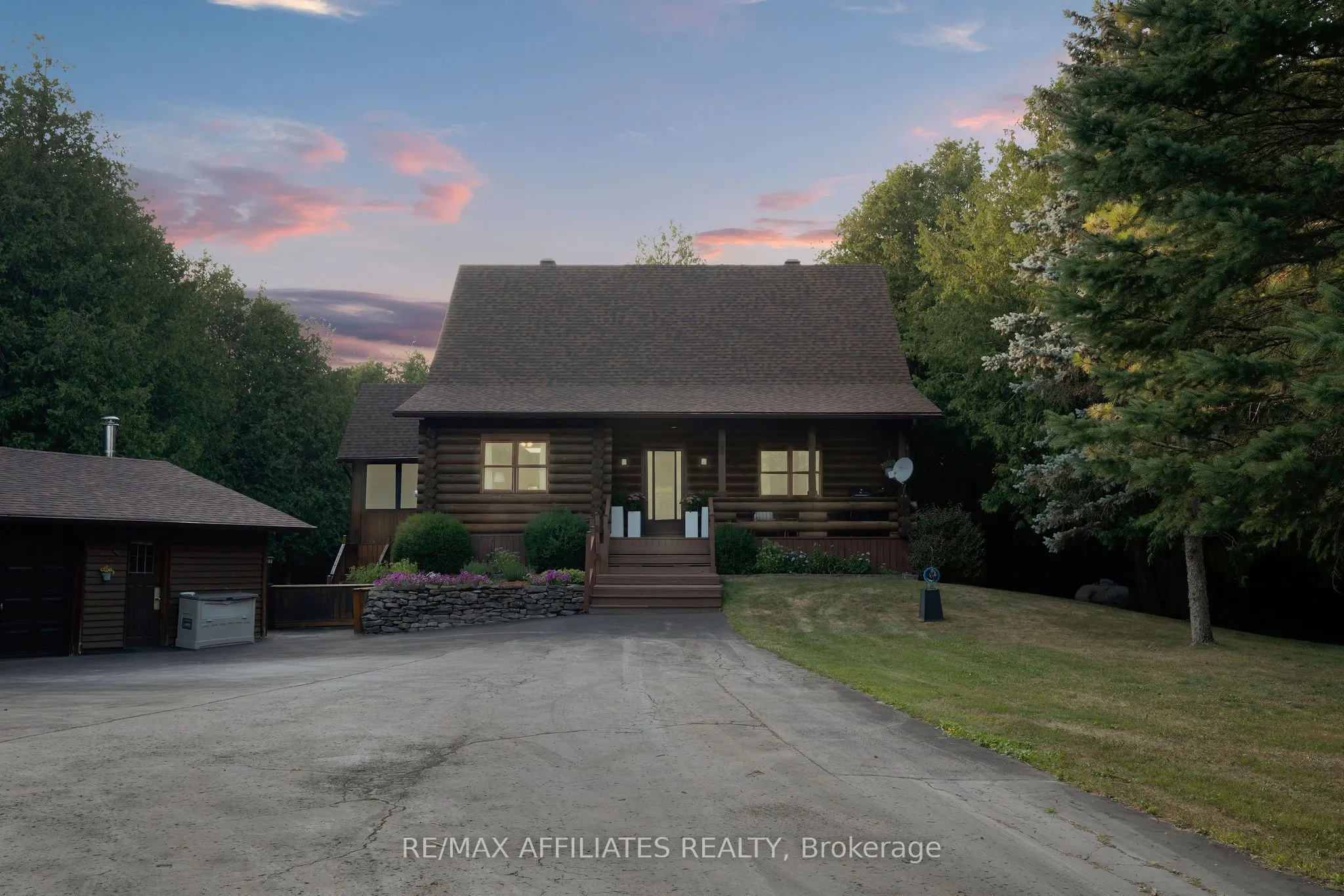 256 Saunders Road