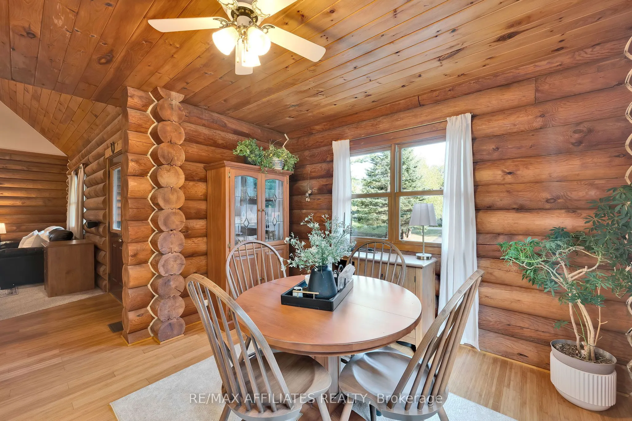 256 Saunders Road