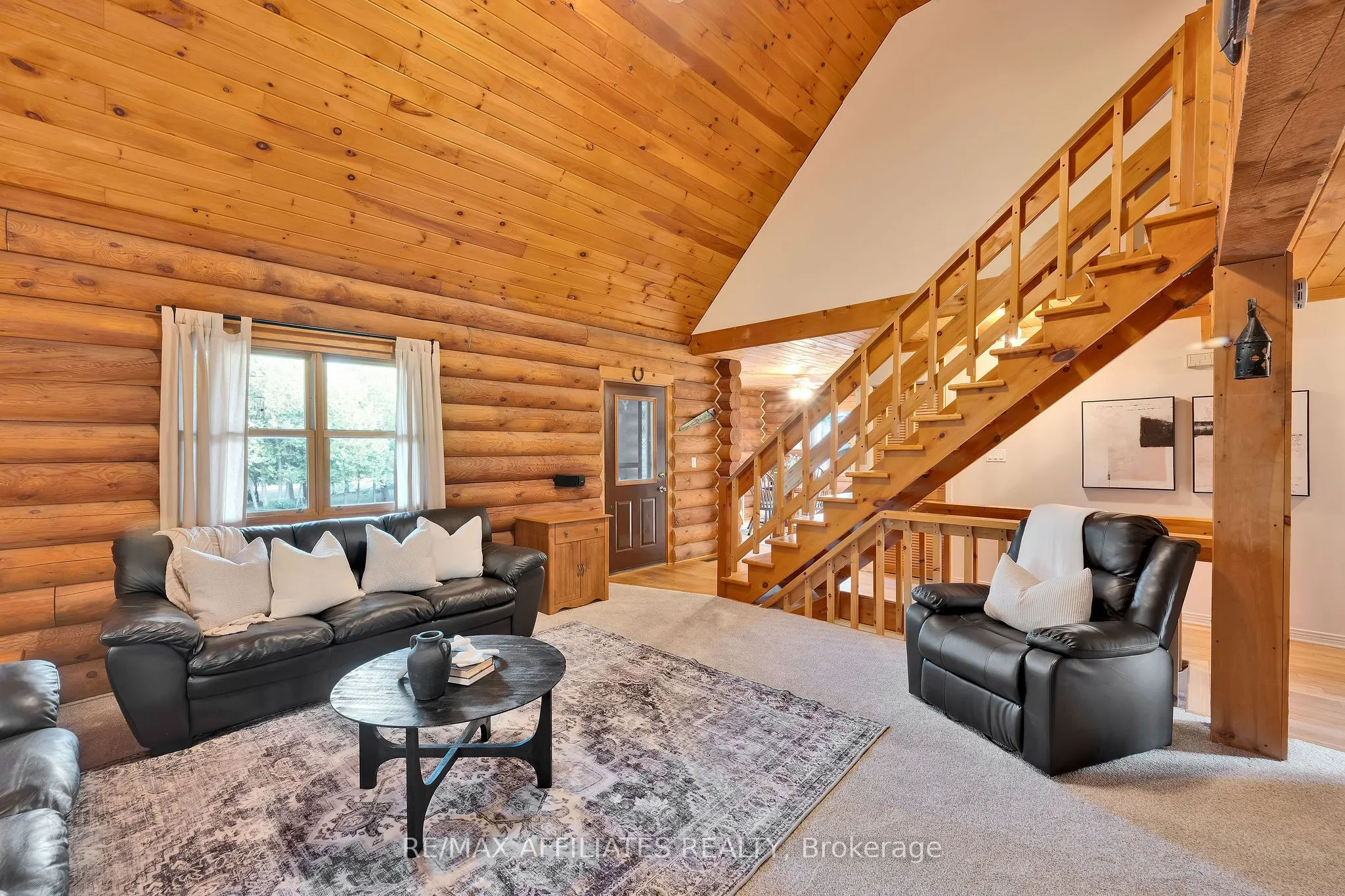 256 Saunders Road