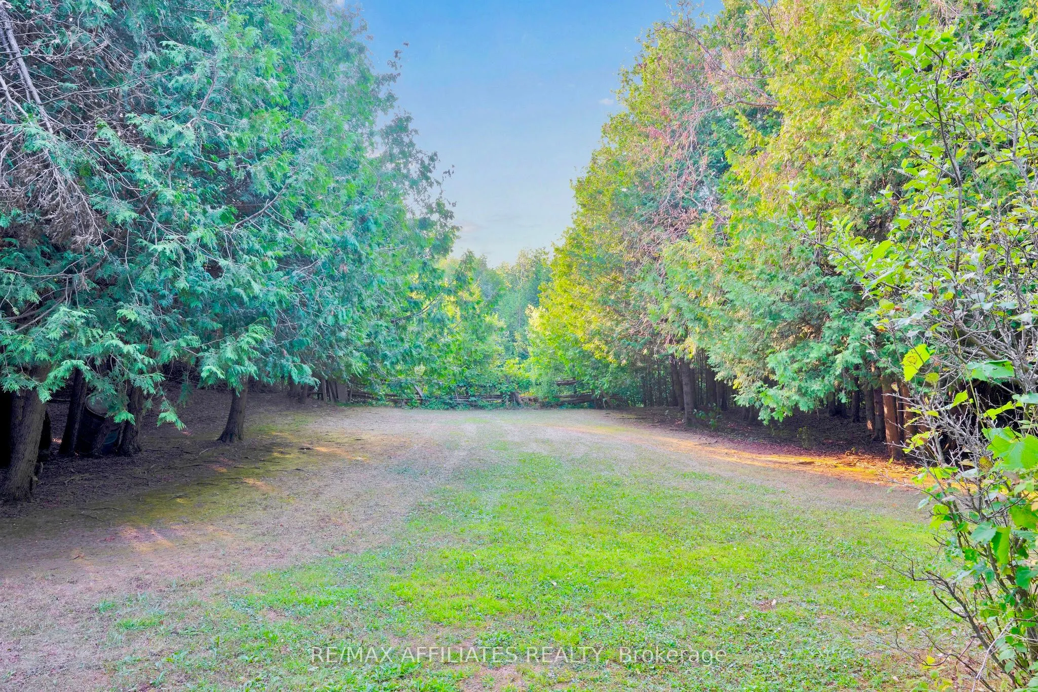 256 Saunders Road
