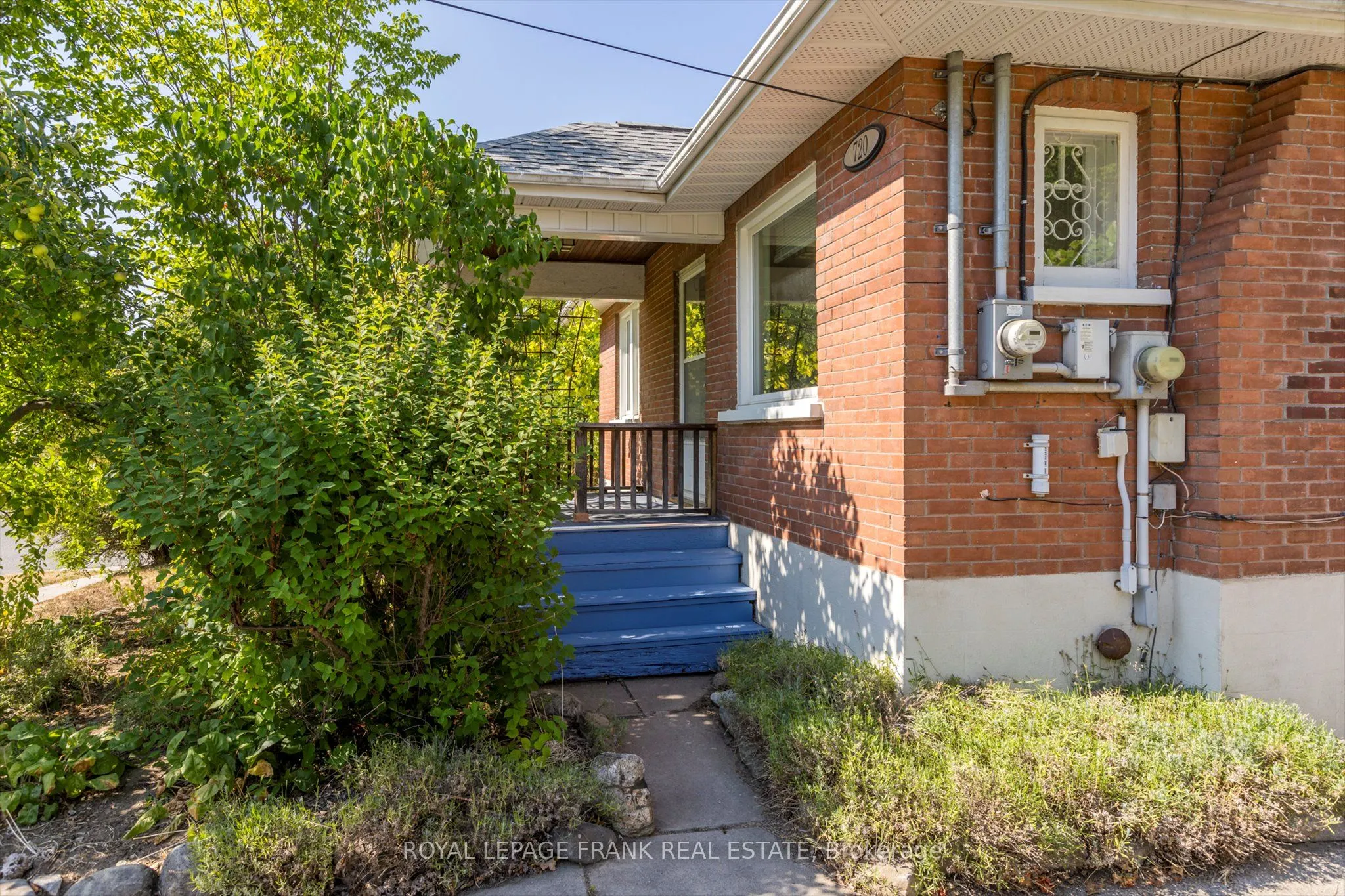 720 Bethune Street