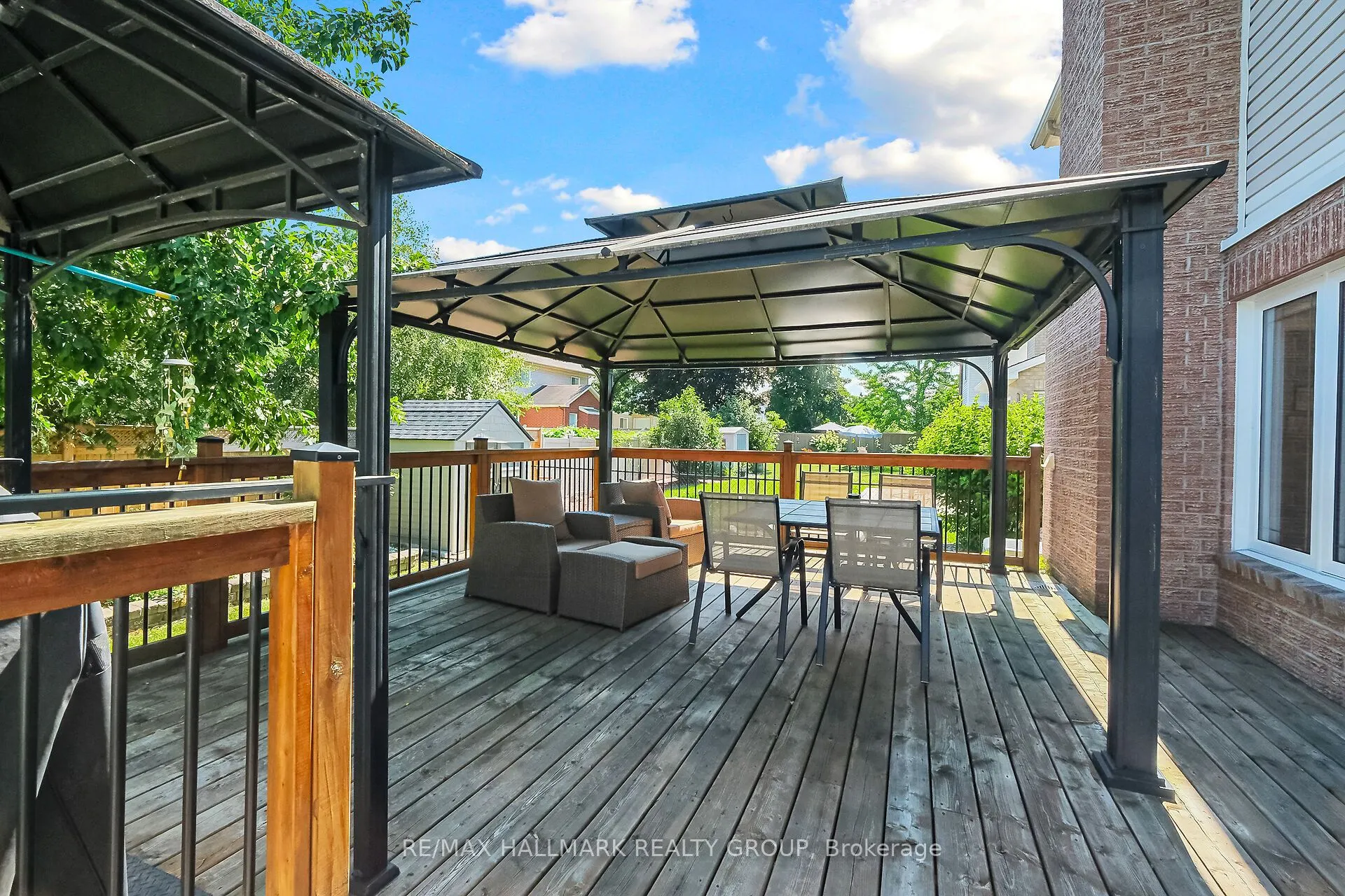 3034 Courtyard Crescent