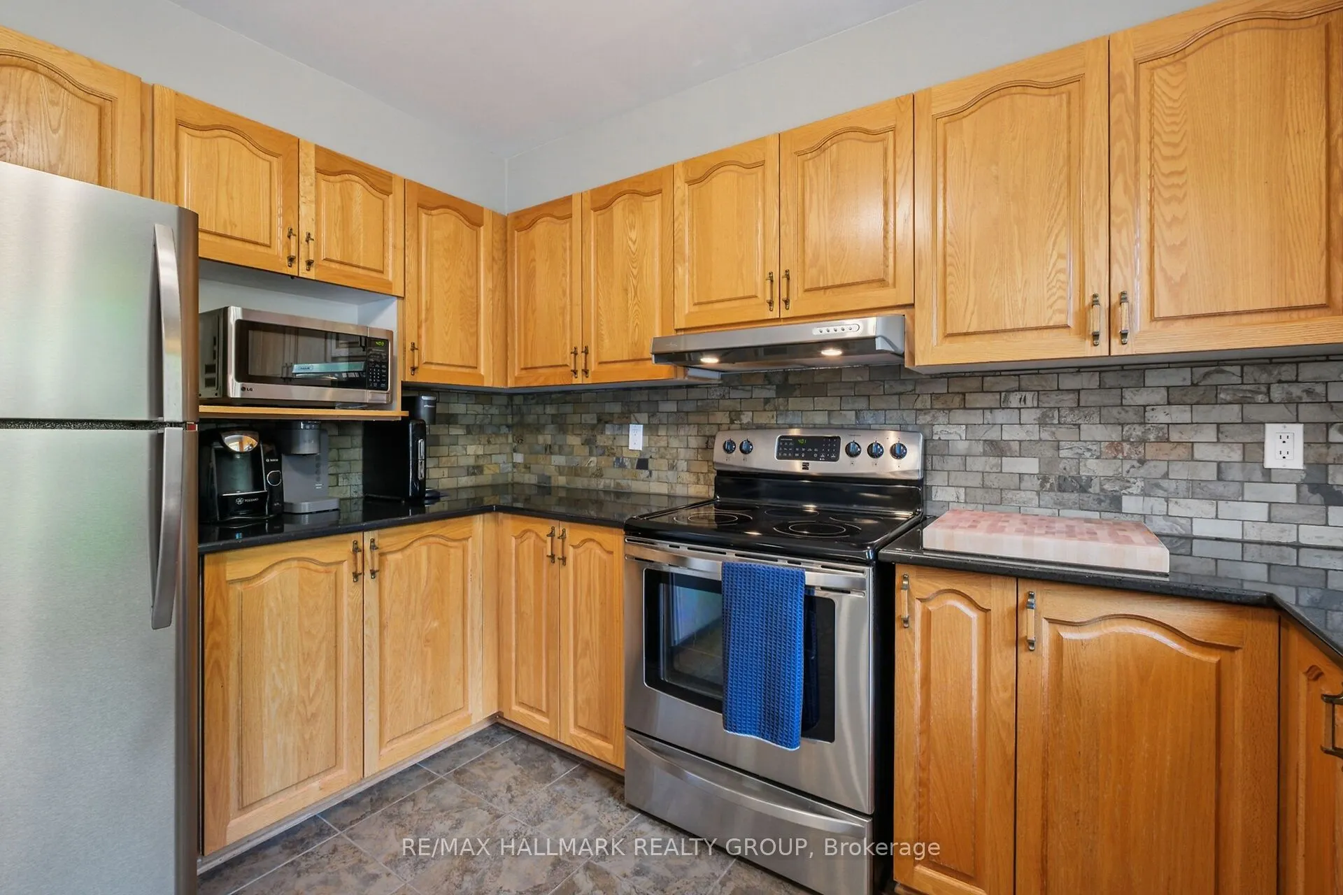 3034 Courtyard Crescent