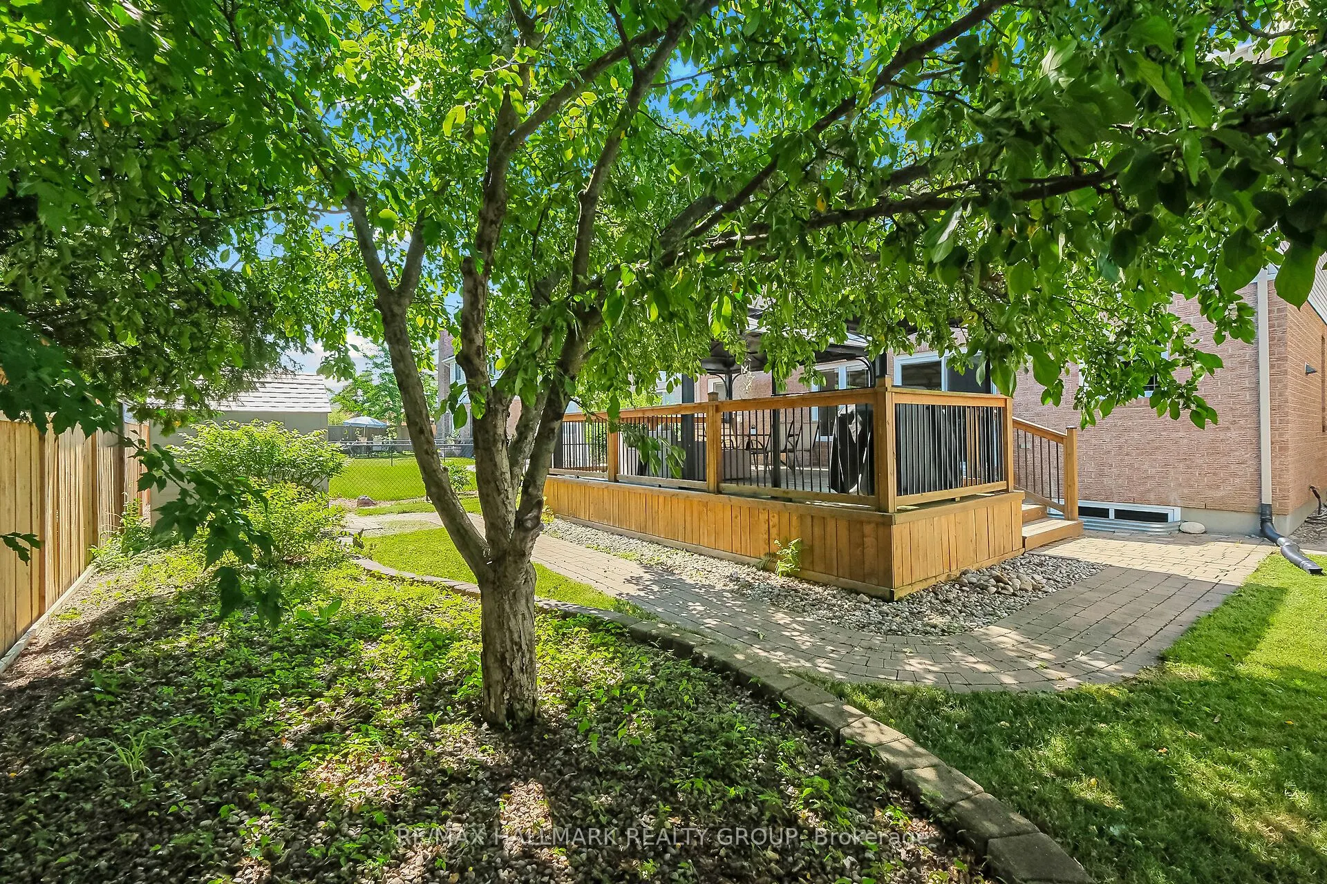 3034 Courtyard Crescent