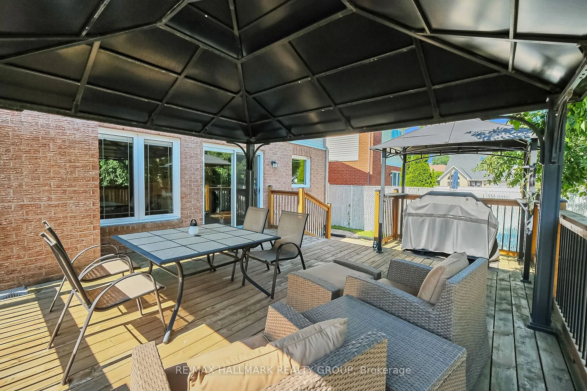 3034 Courtyard Crescent