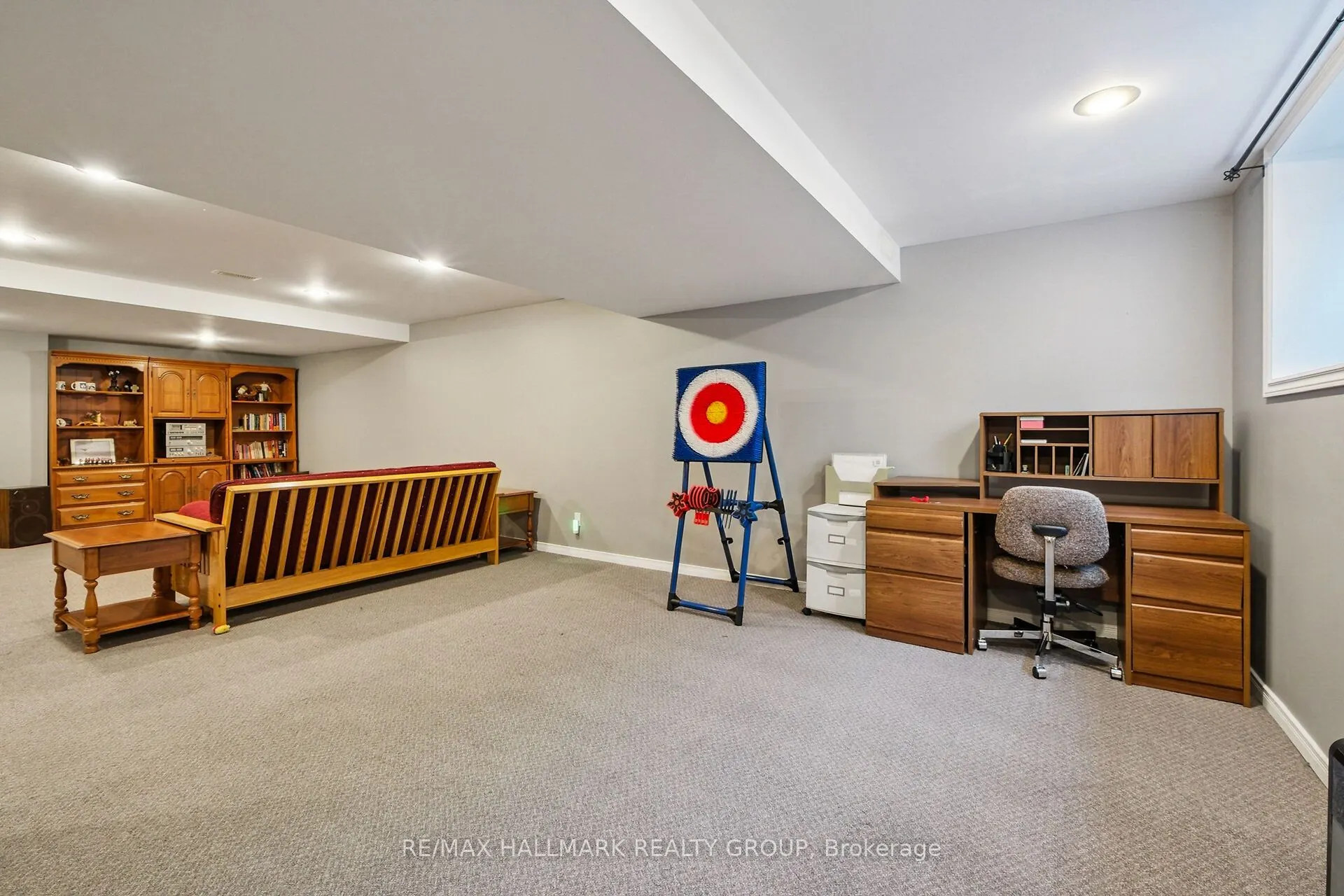3034 Courtyard Crescent