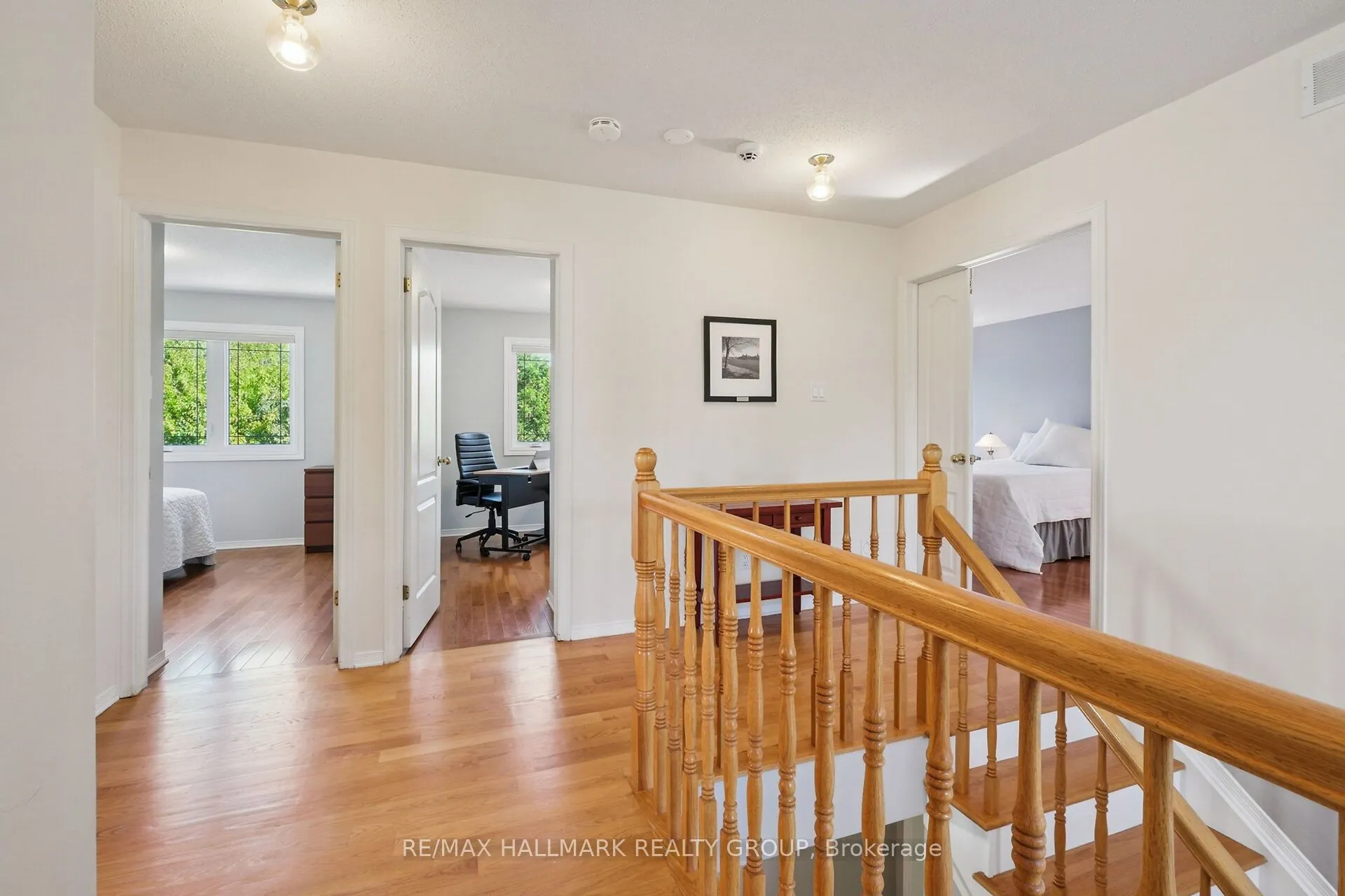 3034 Courtyard Crescent