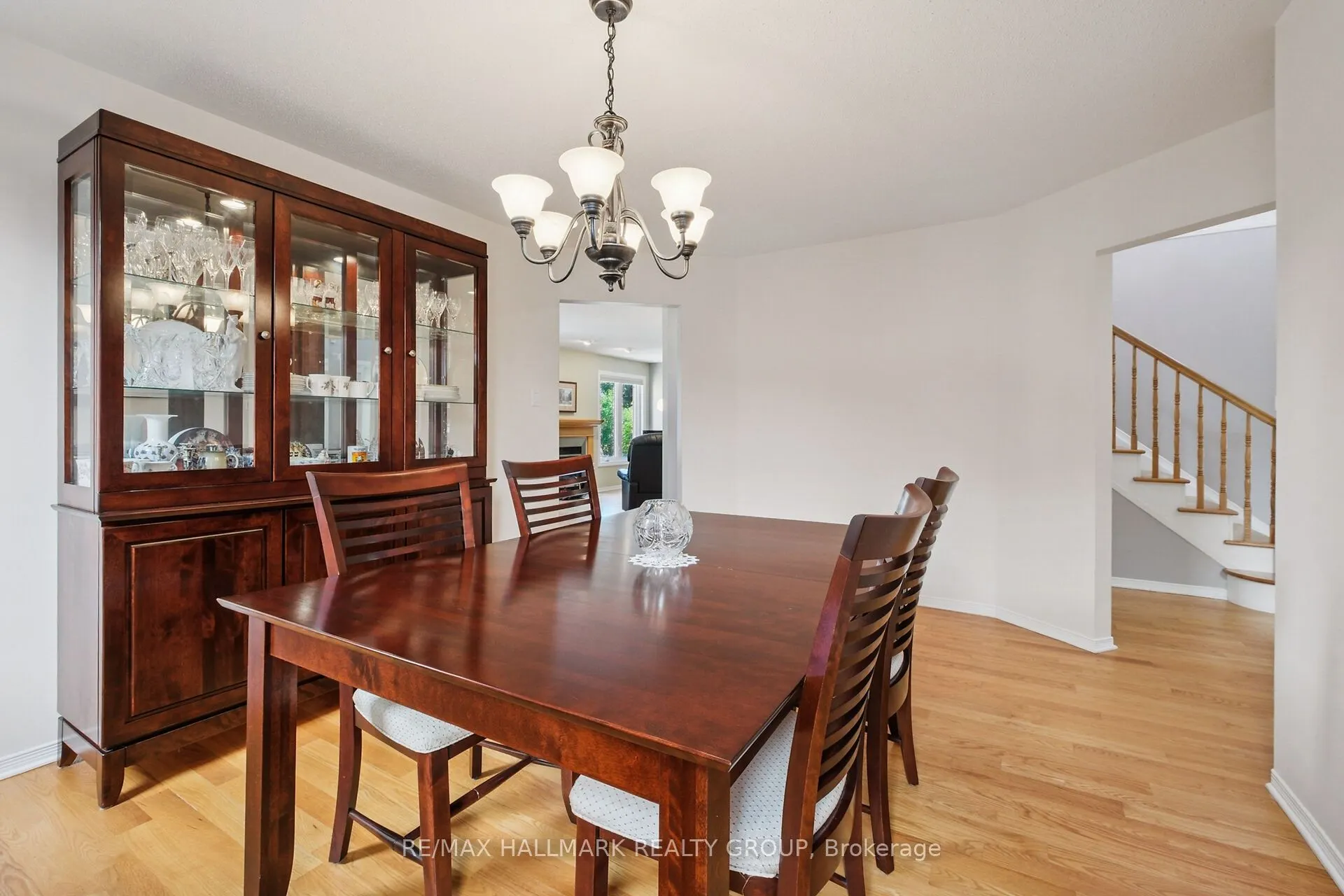 3034 Courtyard Crescent