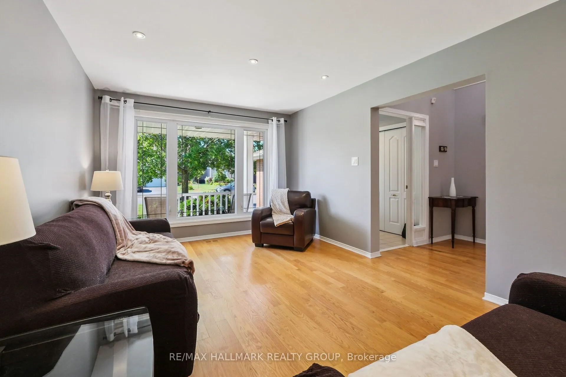 3034 Courtyard Crescent