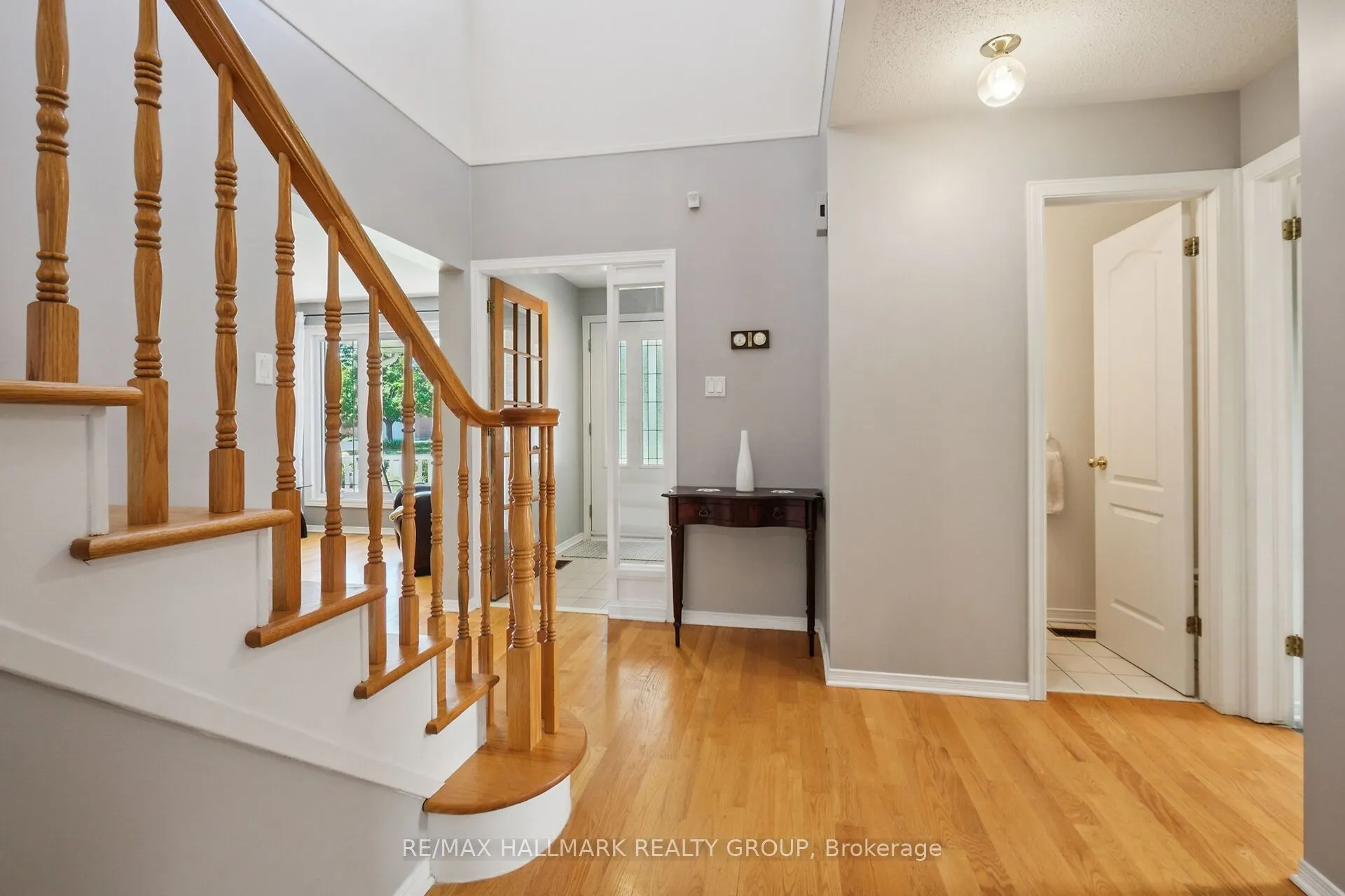 3034 Courtyard Crescent