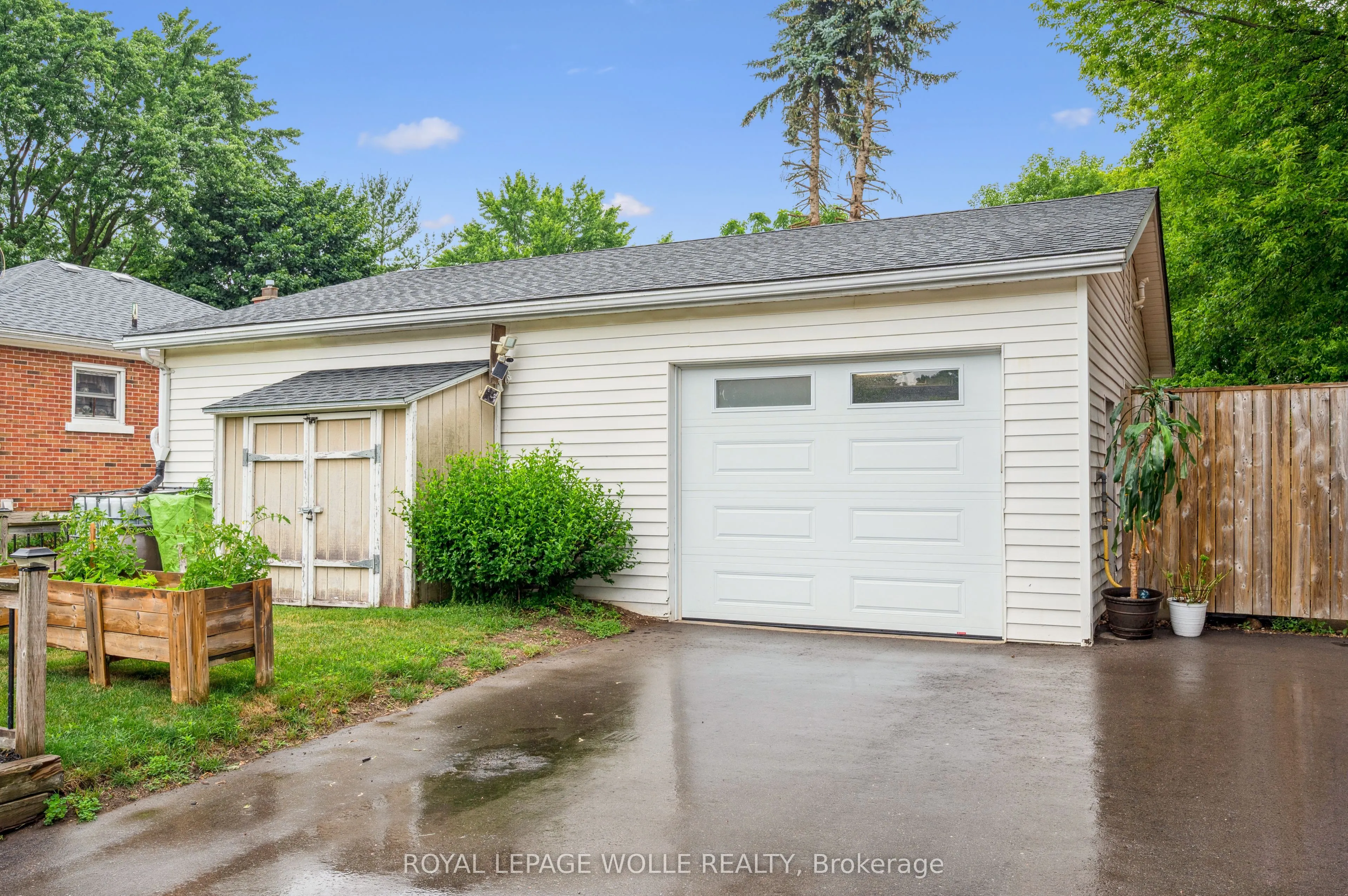 854 Guelph Street